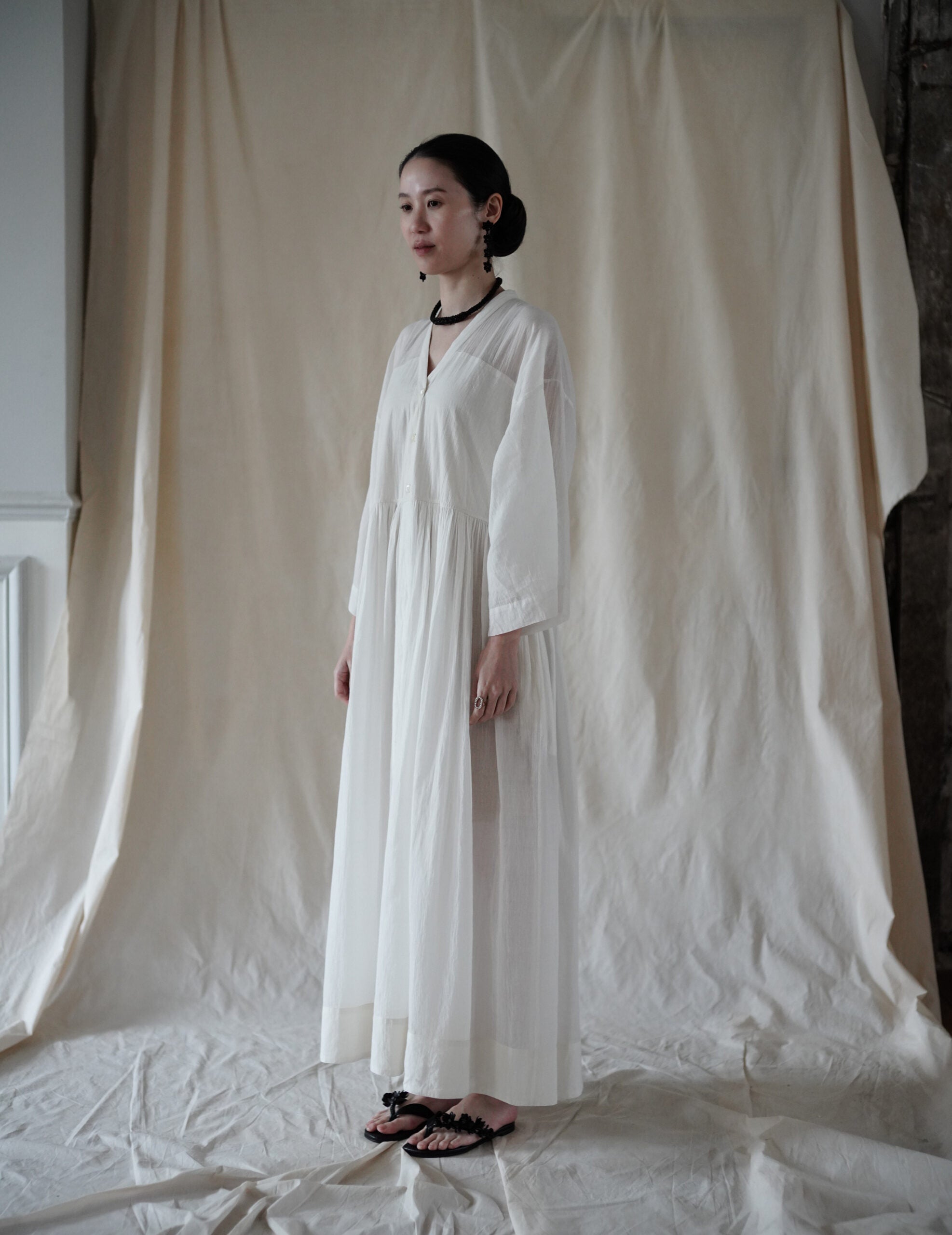 Floral Motif Sandals・Black