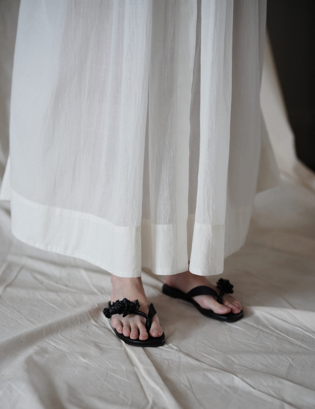 Floral Motif Sandals・Black