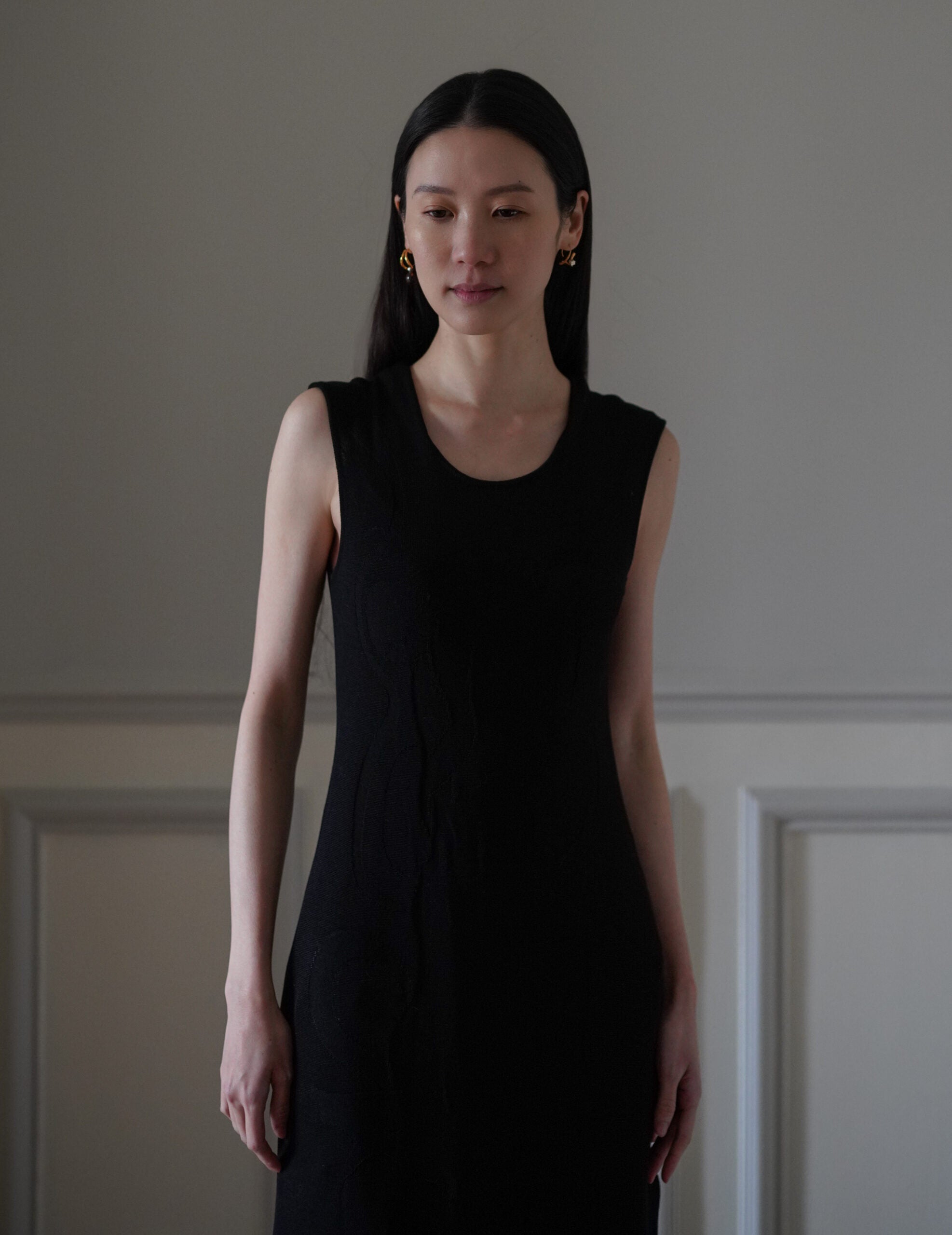 Woman Figure Knitted Dress・Black