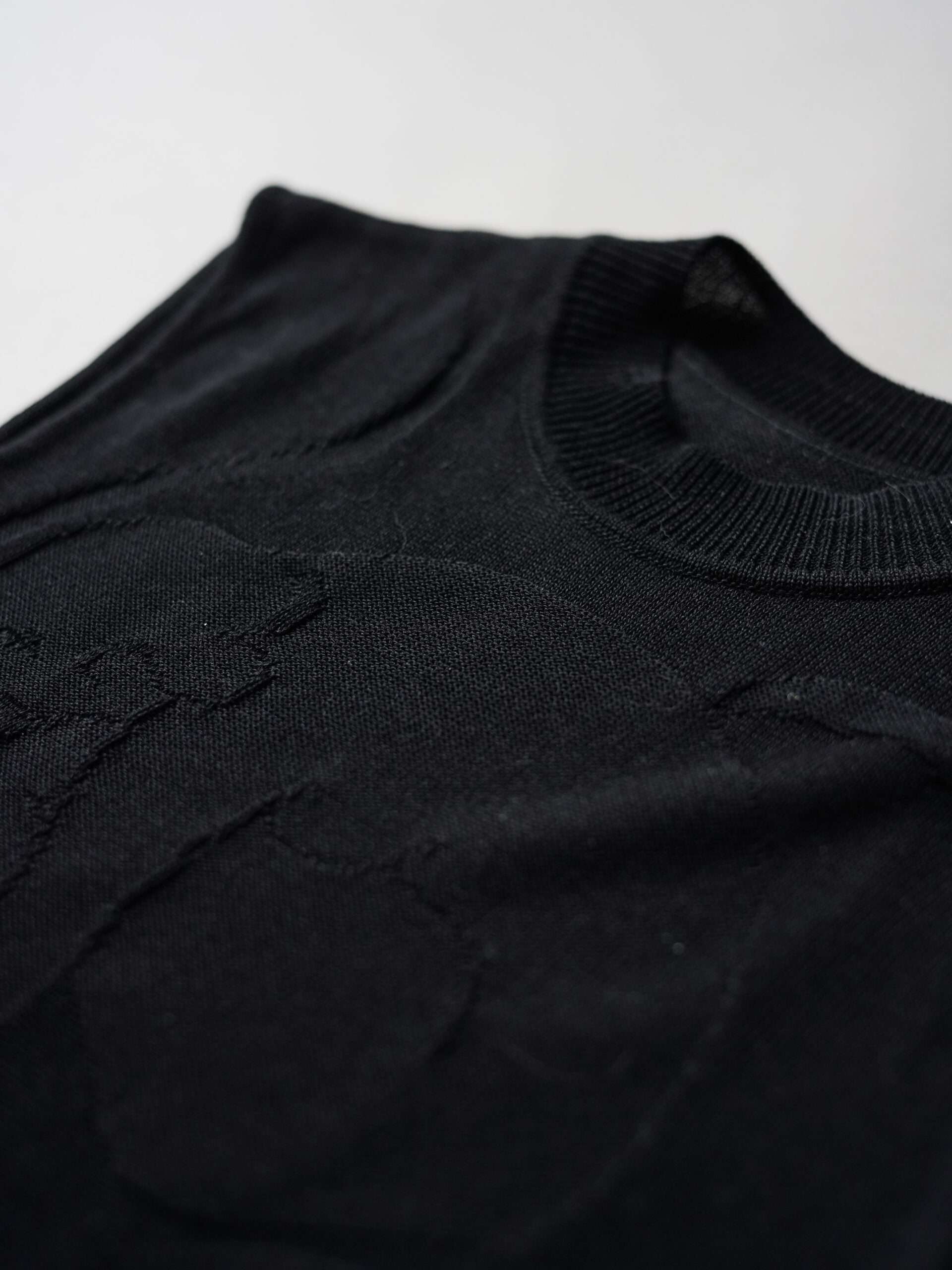 Woman Figure Sleeveless Knitted Top・Black