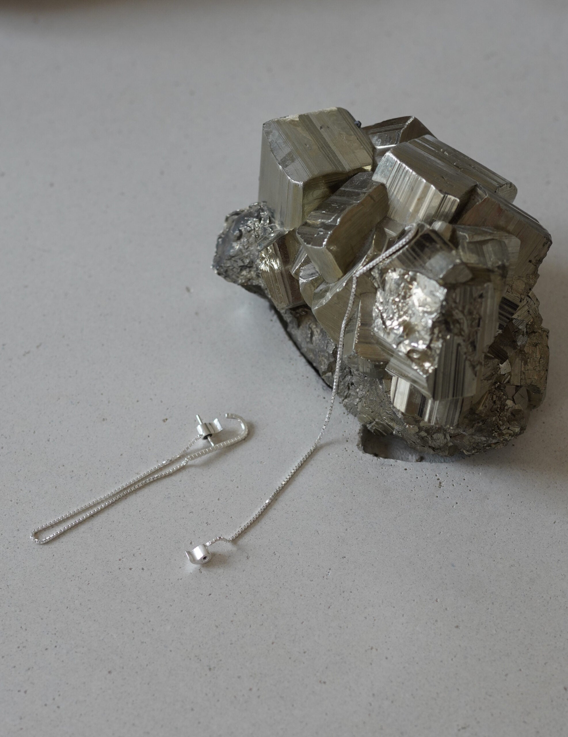 CURRENTS 長鍊耳環・銀