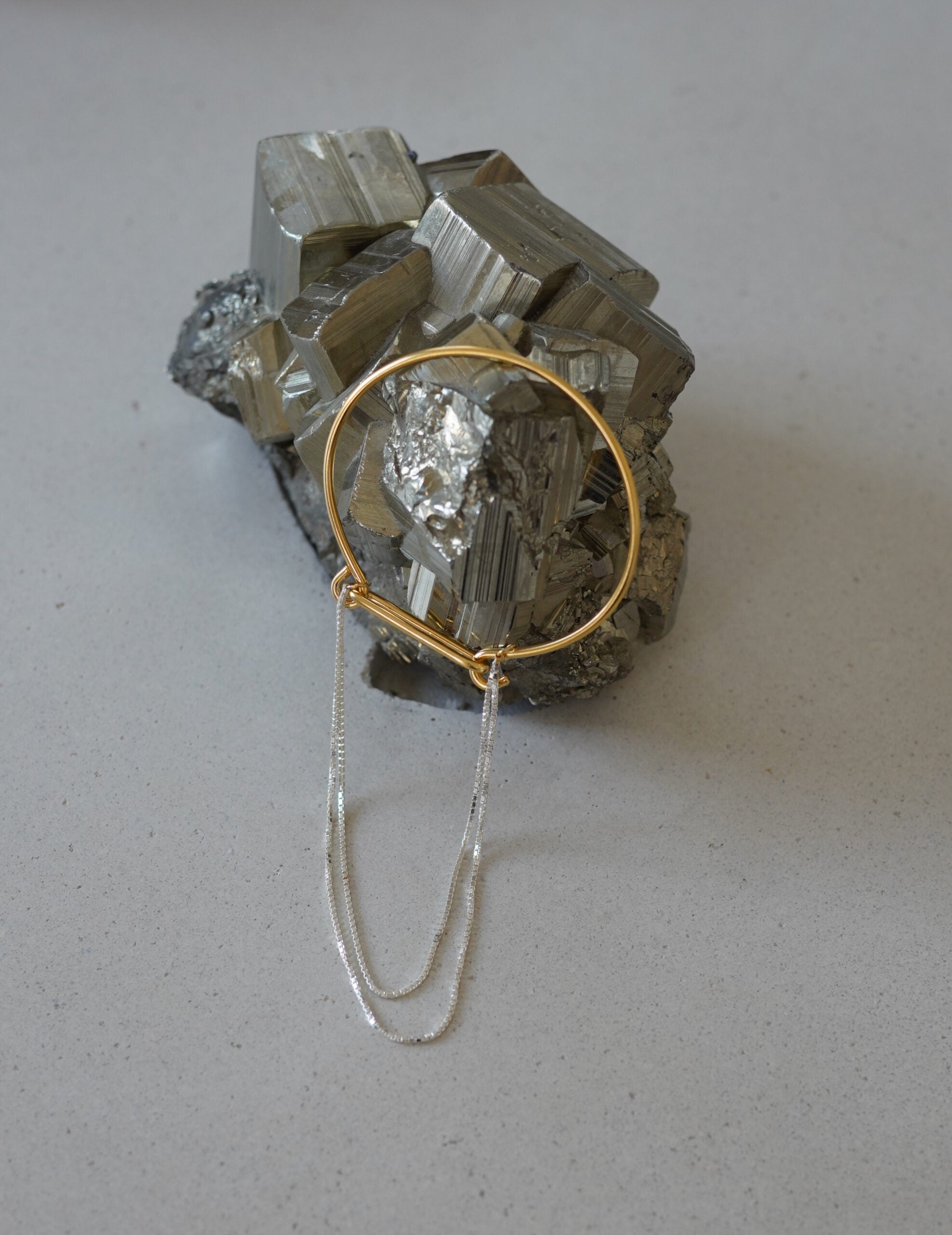 CURRENTS 流蘇手環・金銀混色