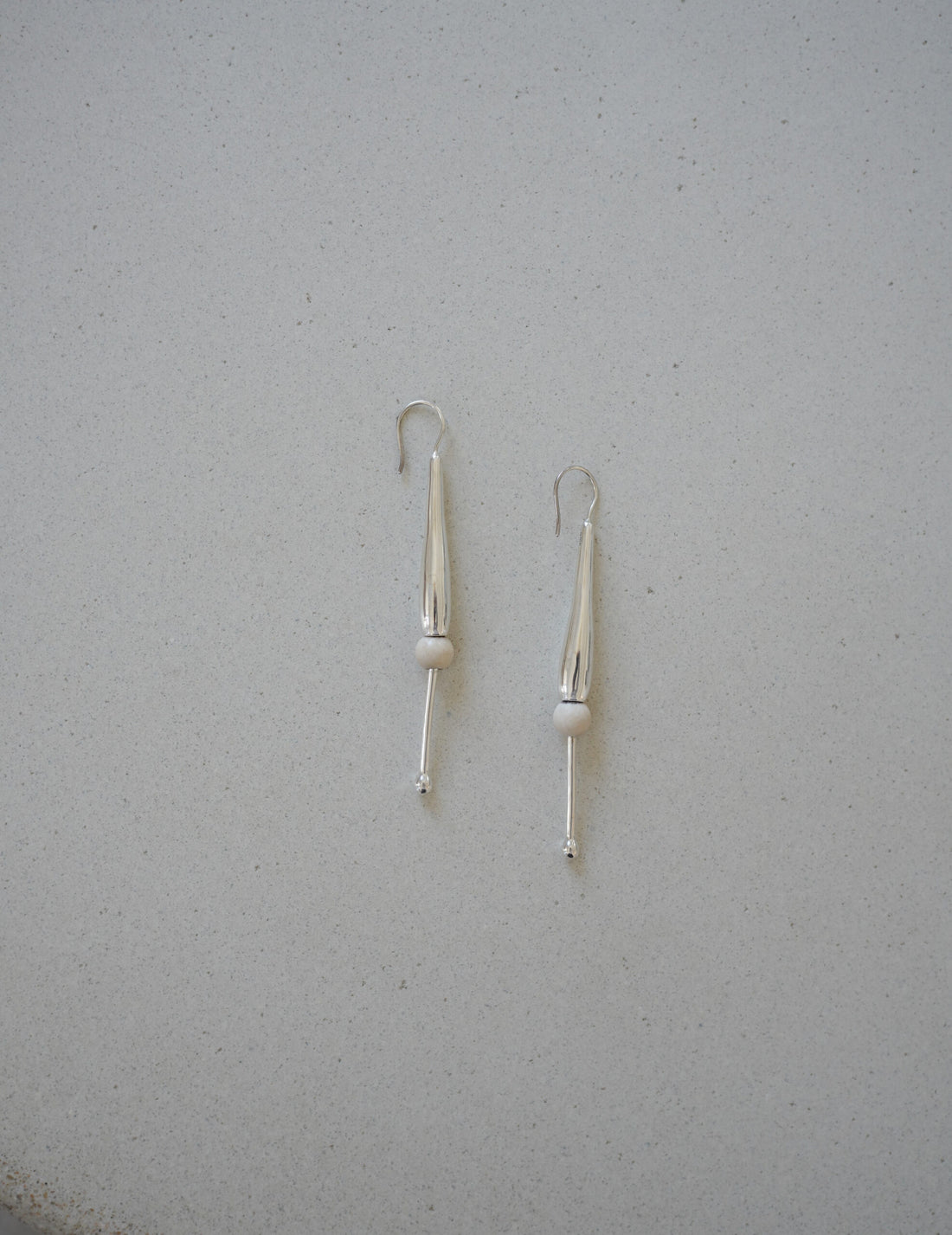 Floral Pod Earrings・Medium・Silver / Stone