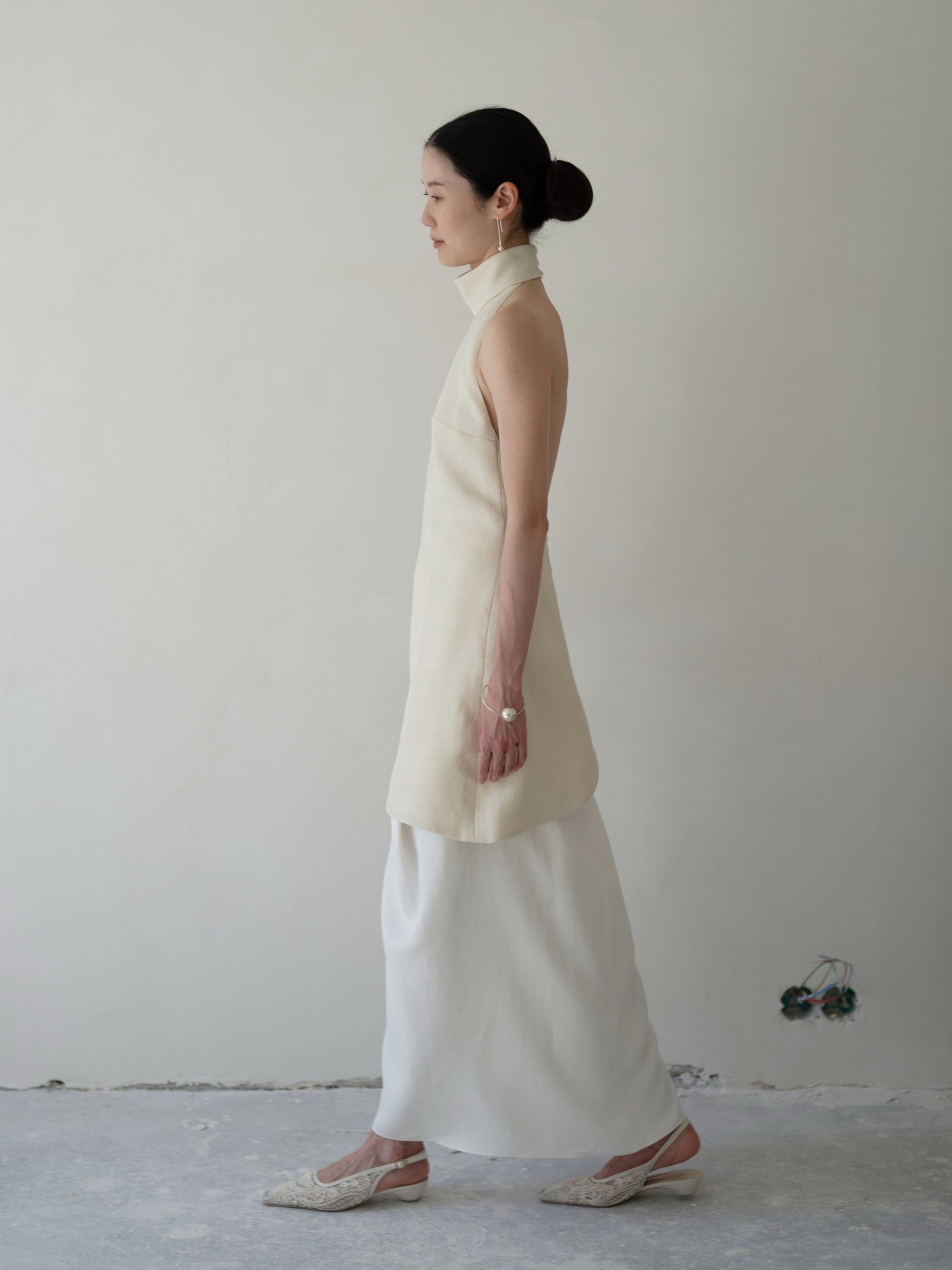 Rita 高領露背上衣・奶油色