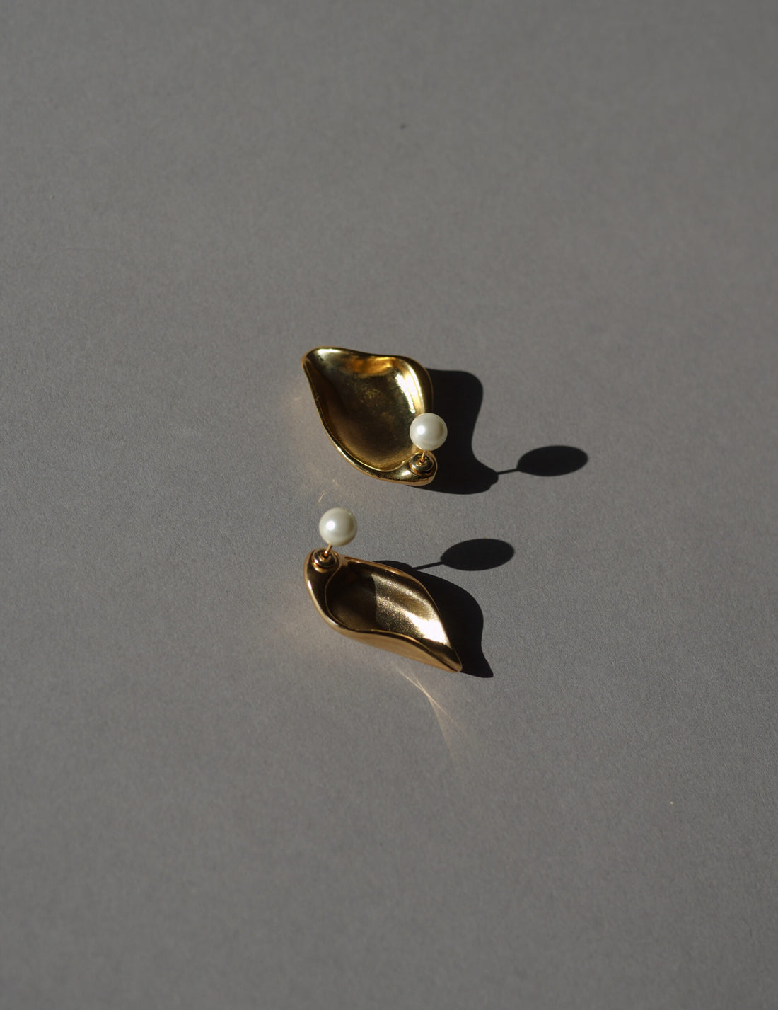 Organic Motif Brass Earrings・Gold