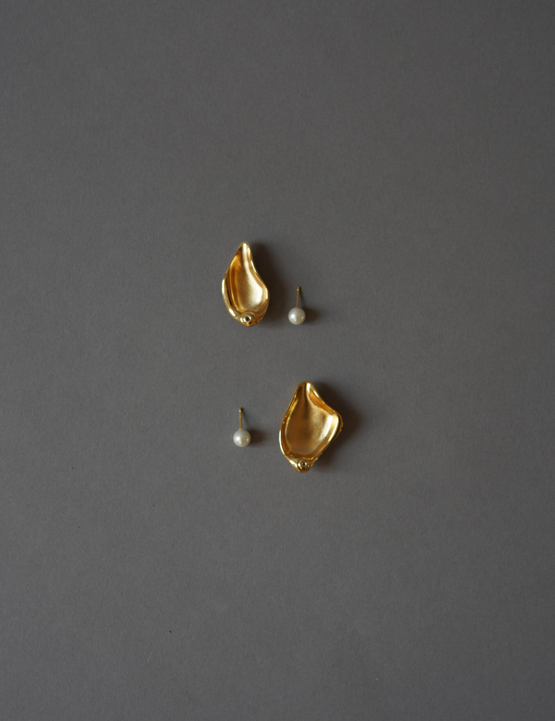 Organic Motif Brass Earrings・Gold
