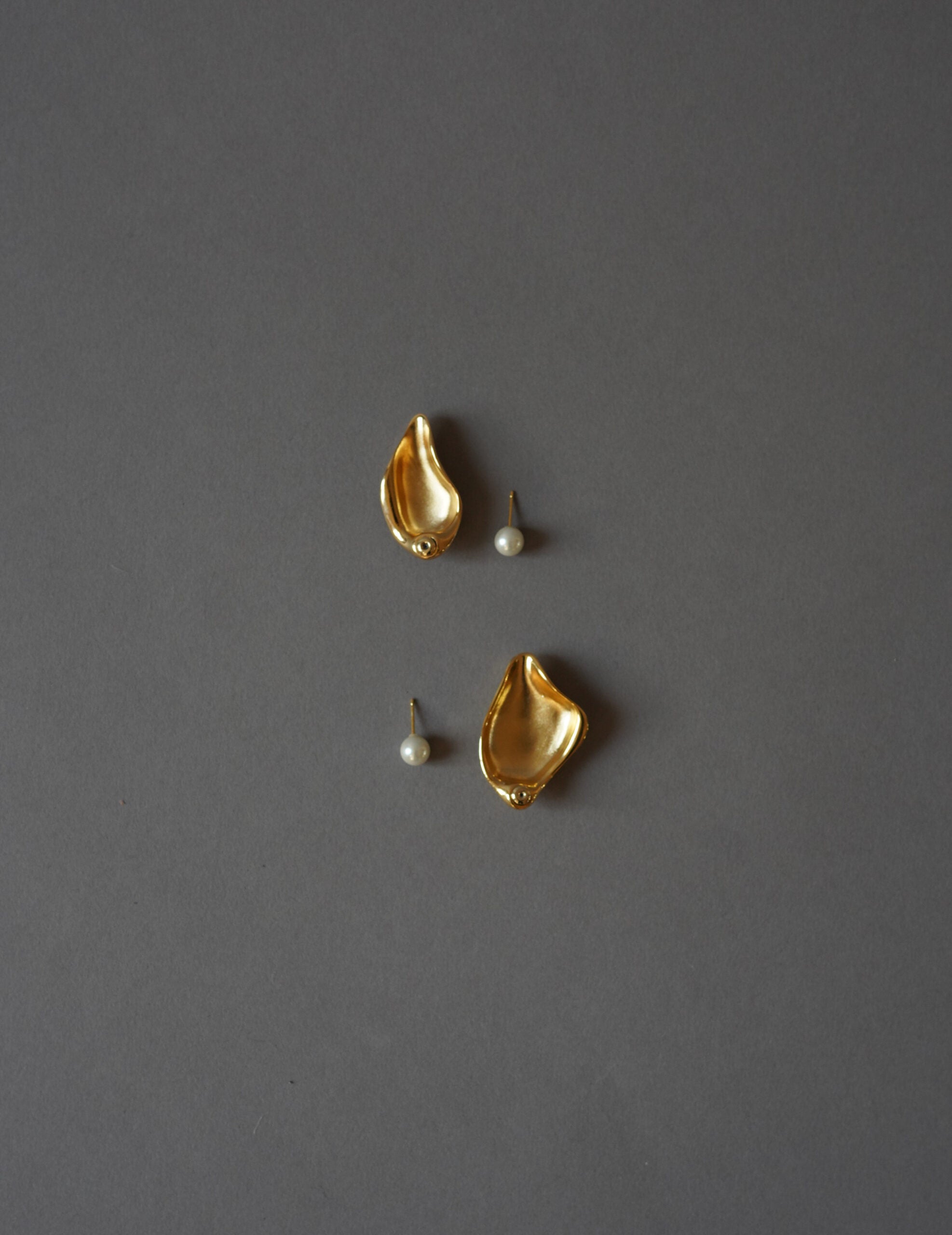 Organic Motif Brass Earrings・Gold