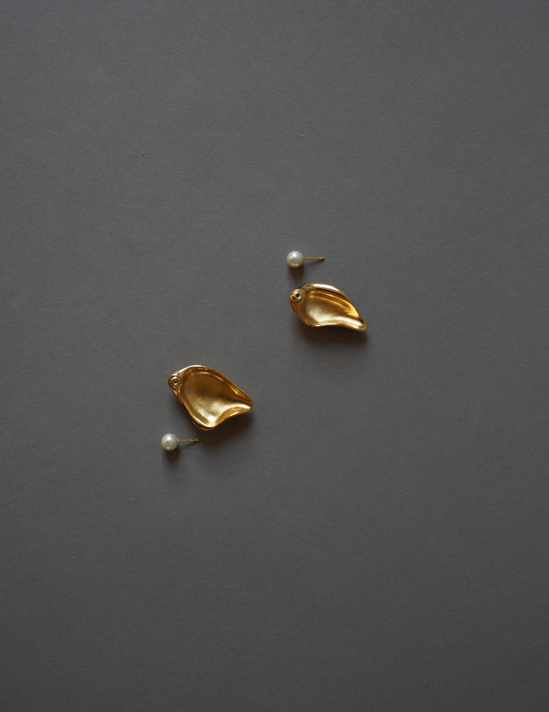 Organic Motif Brass Earrings・Gold