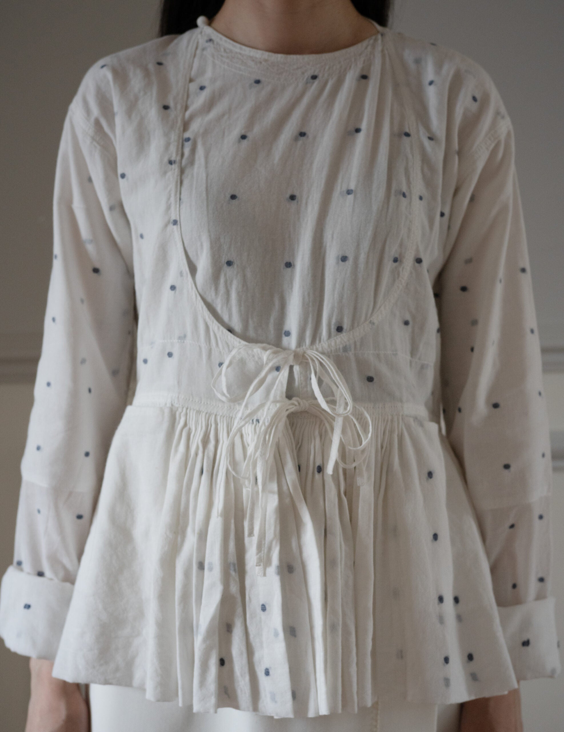 Neelem 開襟綁帶上衣