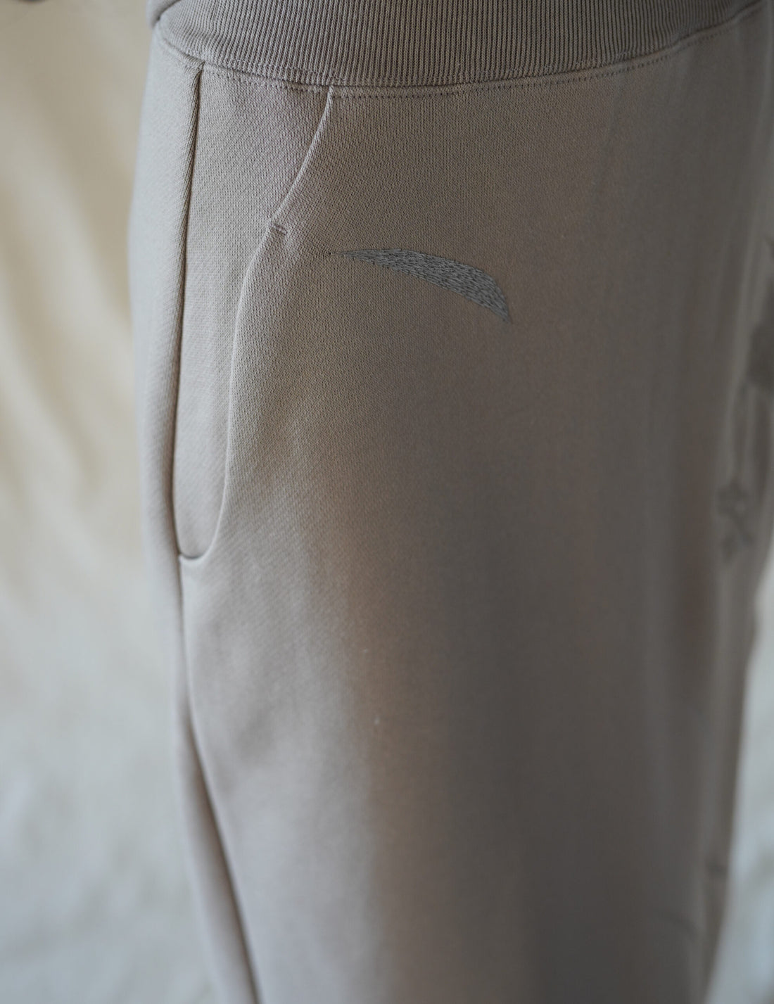 Floral Motif Embroidered Sweater Skirt・Beige