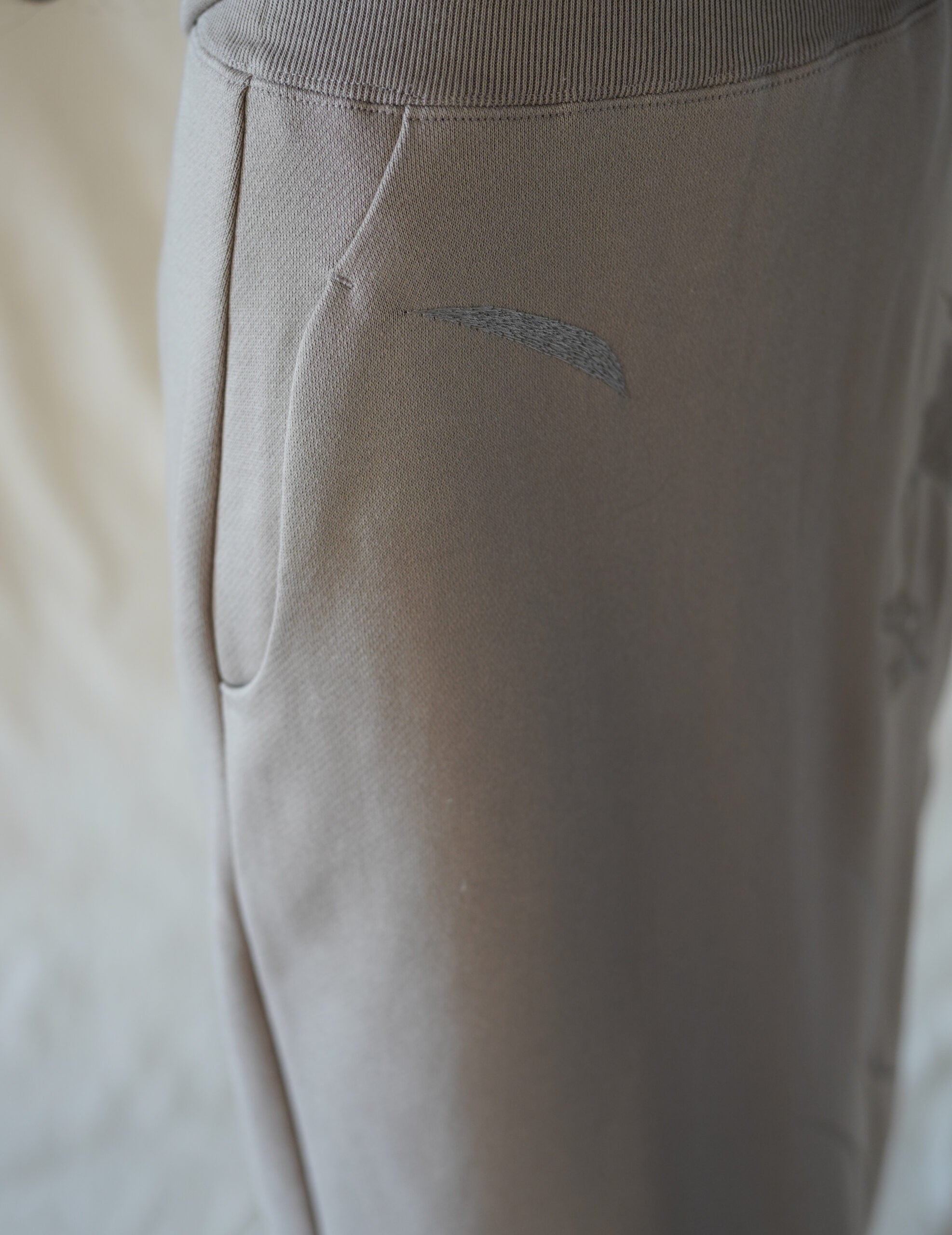 Floral Motif Embroidered Sweater Skirt・Beige