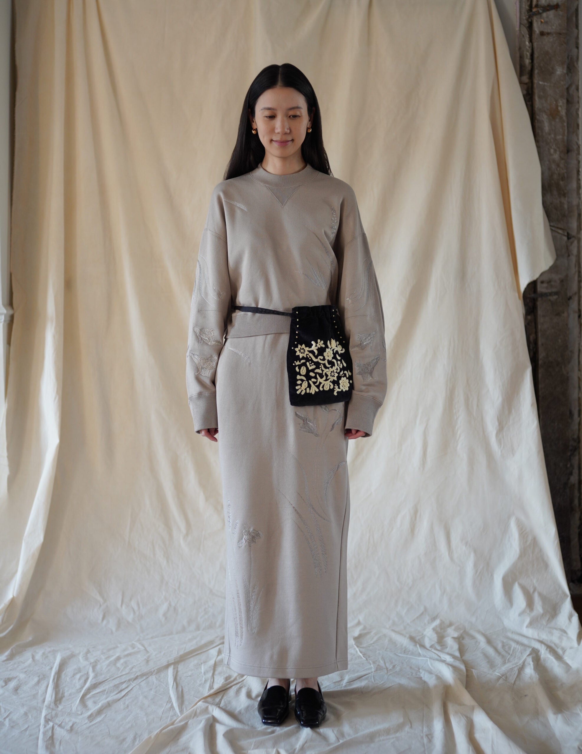 Floral Motif Embroidered Sweater Skirt・Beige