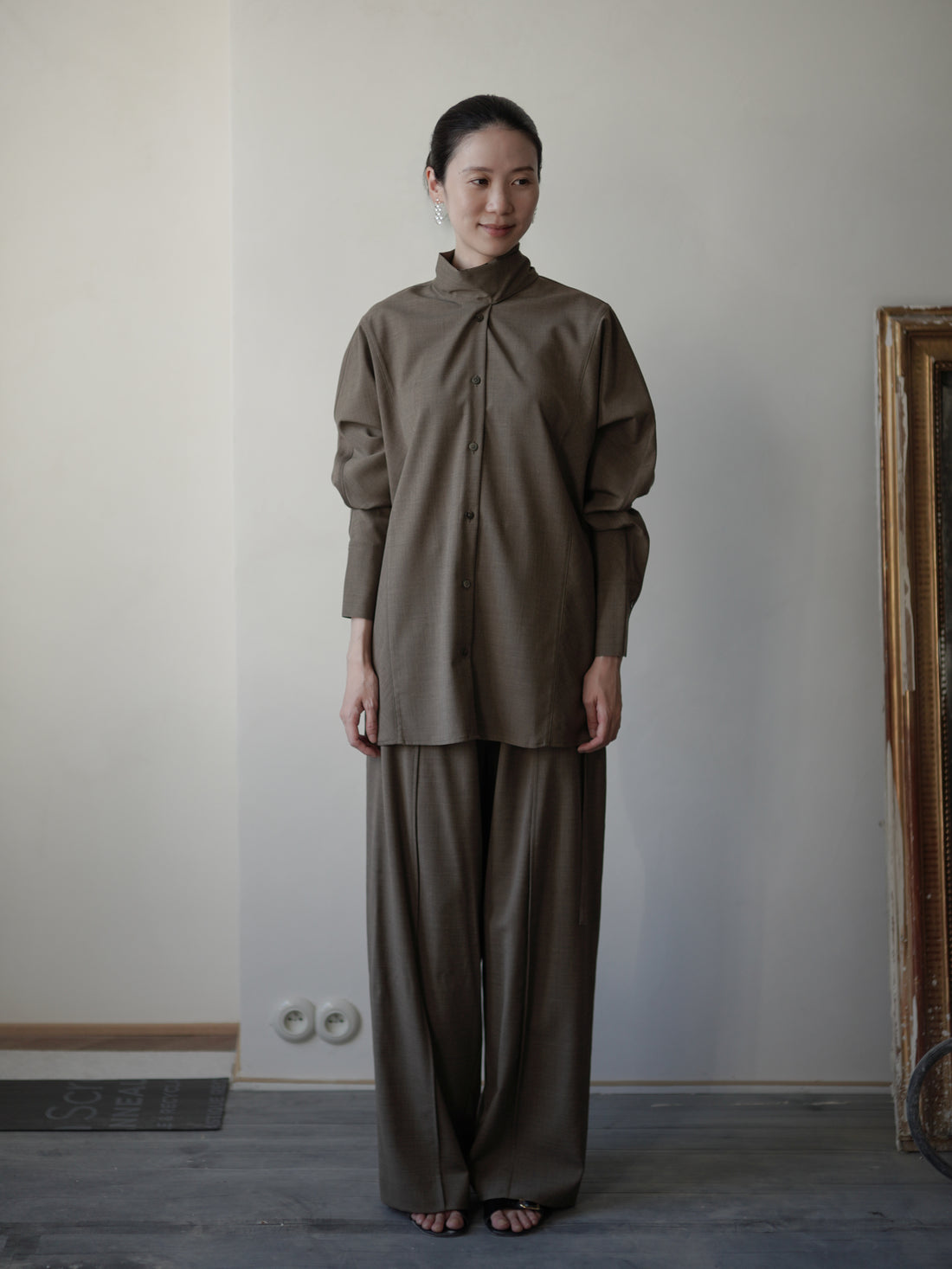 Wool Tie-Neck Shirt・Brown