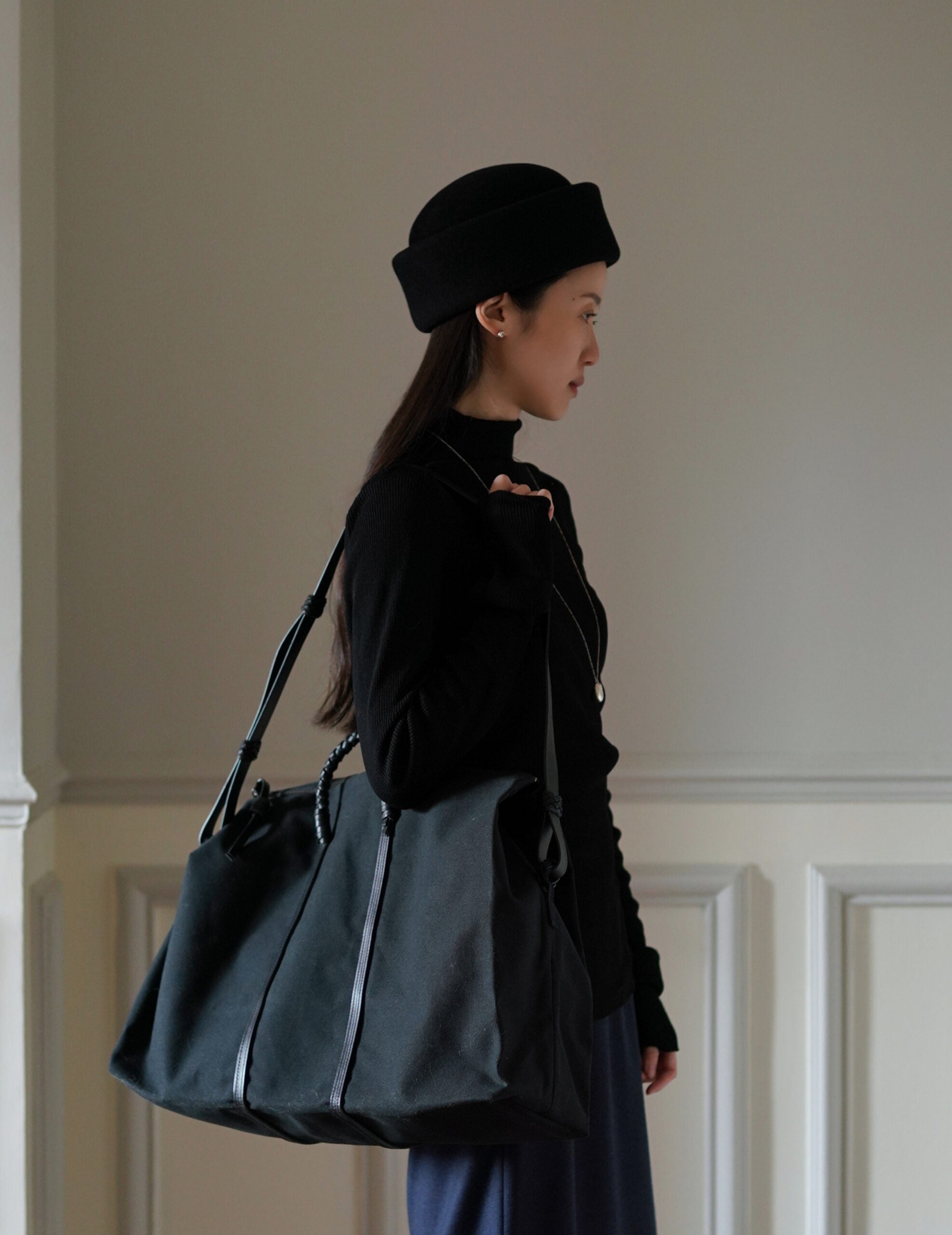 Woven Duffel Bag．Black