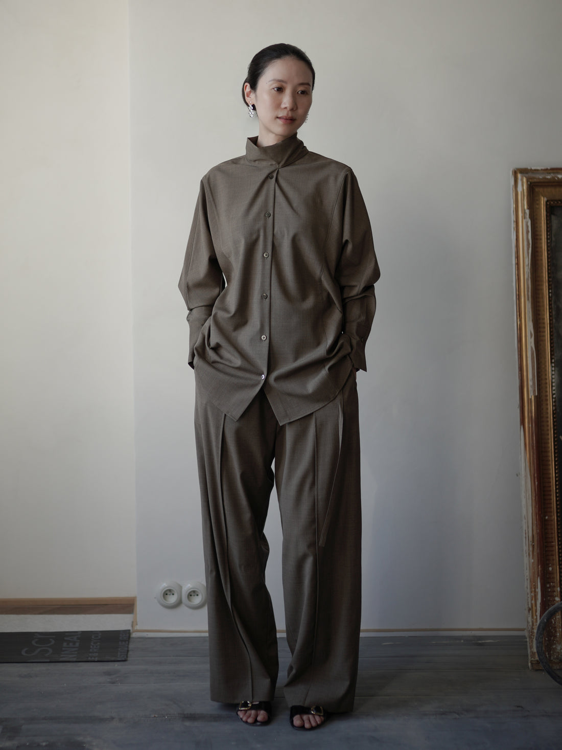 Wool Tie-Neck Shirt・Brown