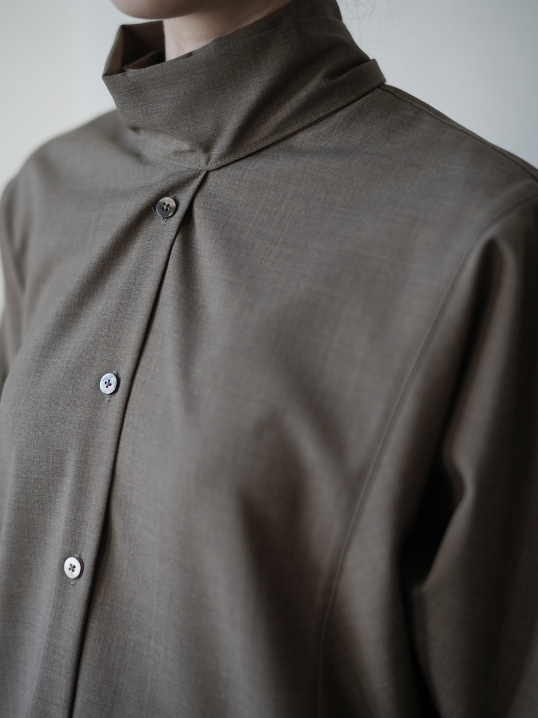 Wool Tie-Neck Shirt・Brown