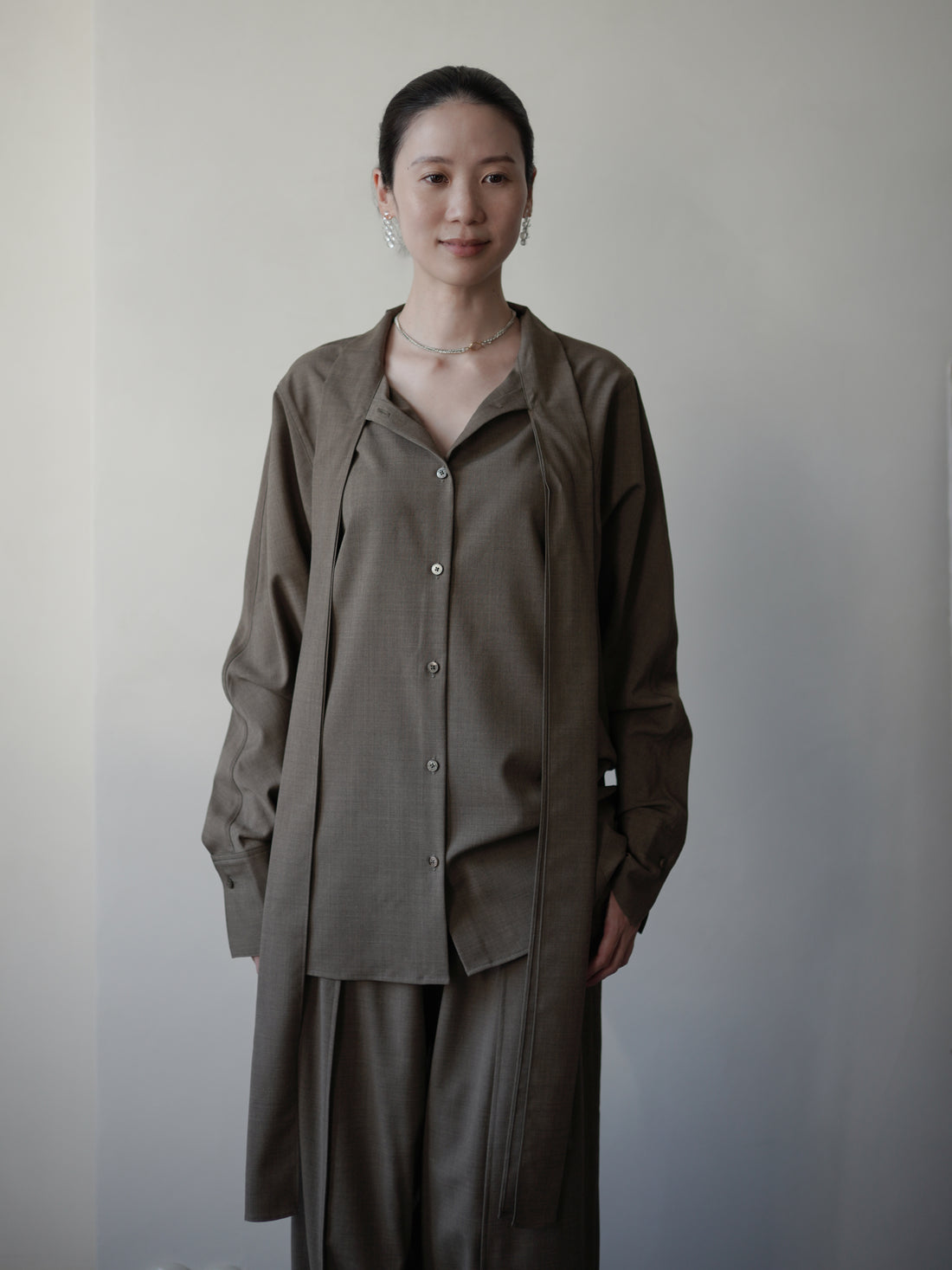 Wool Tie-Neck Shirt・Brown