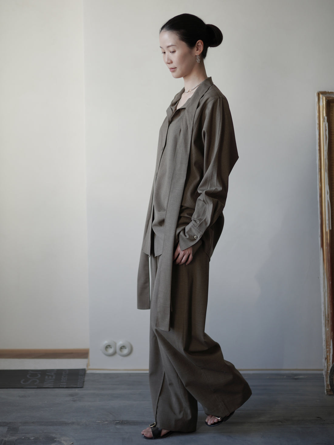 Wool Tie-Neck Shirt・Brown