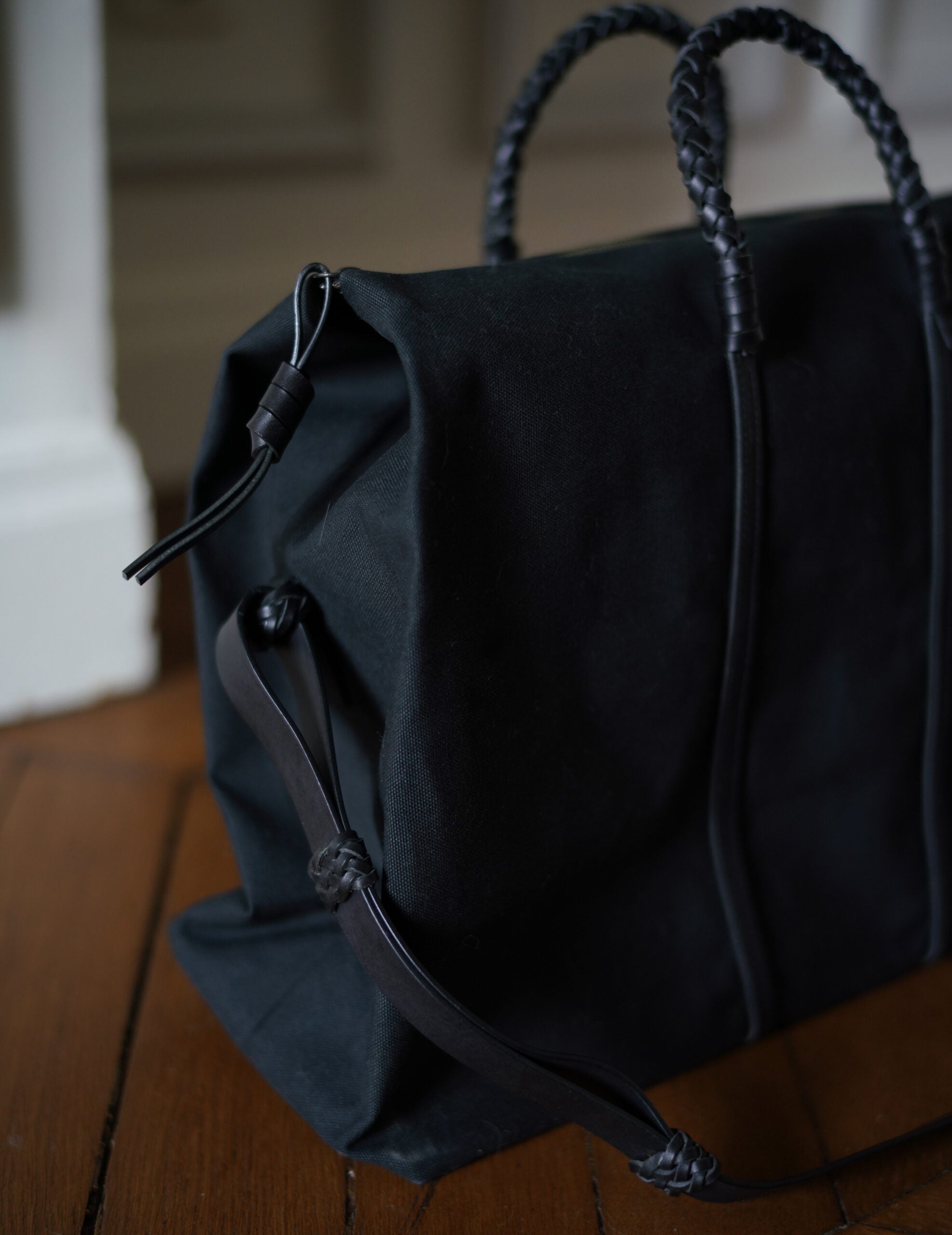 Woven Duffel Bag．Black