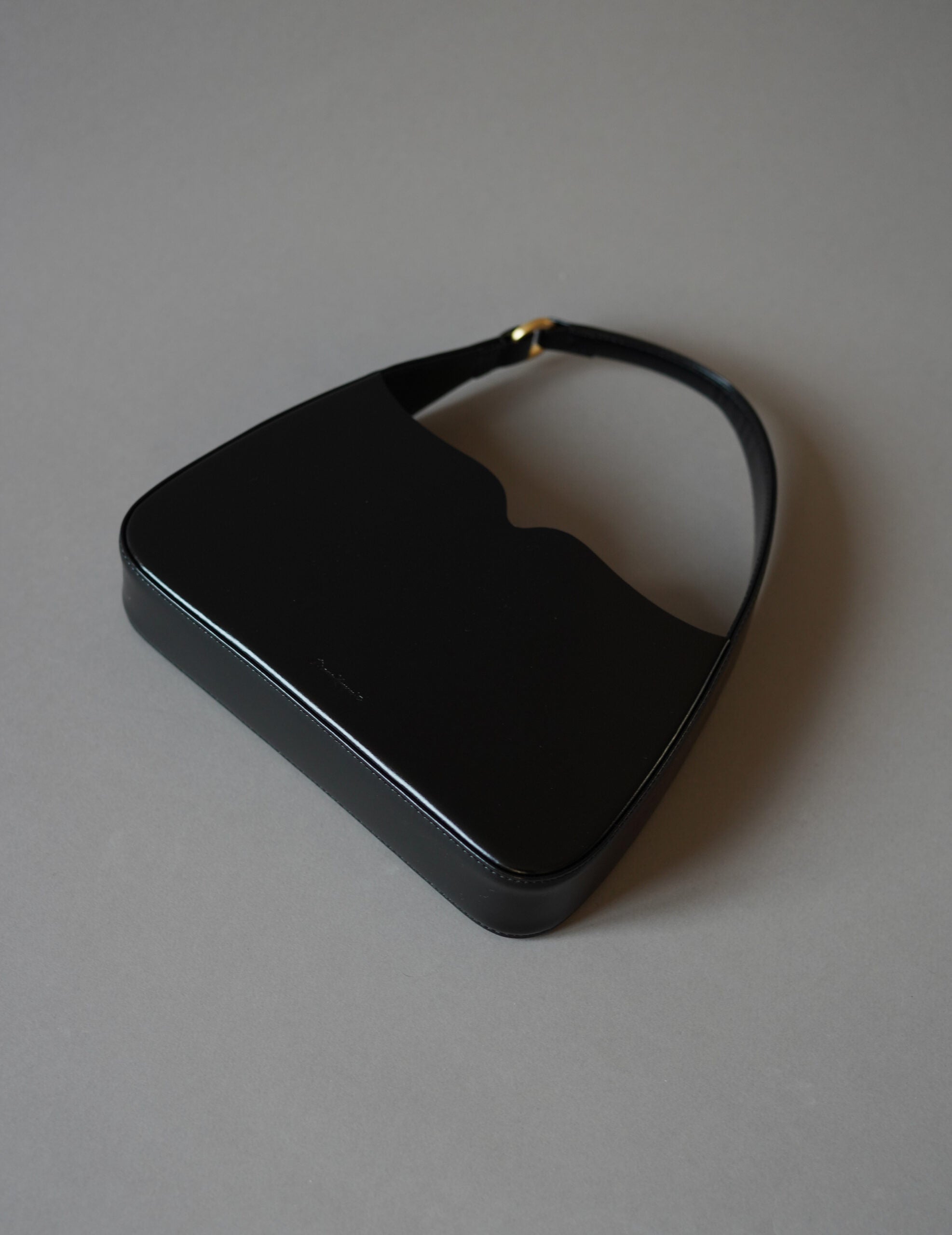 Cow Leather Handbag・Black