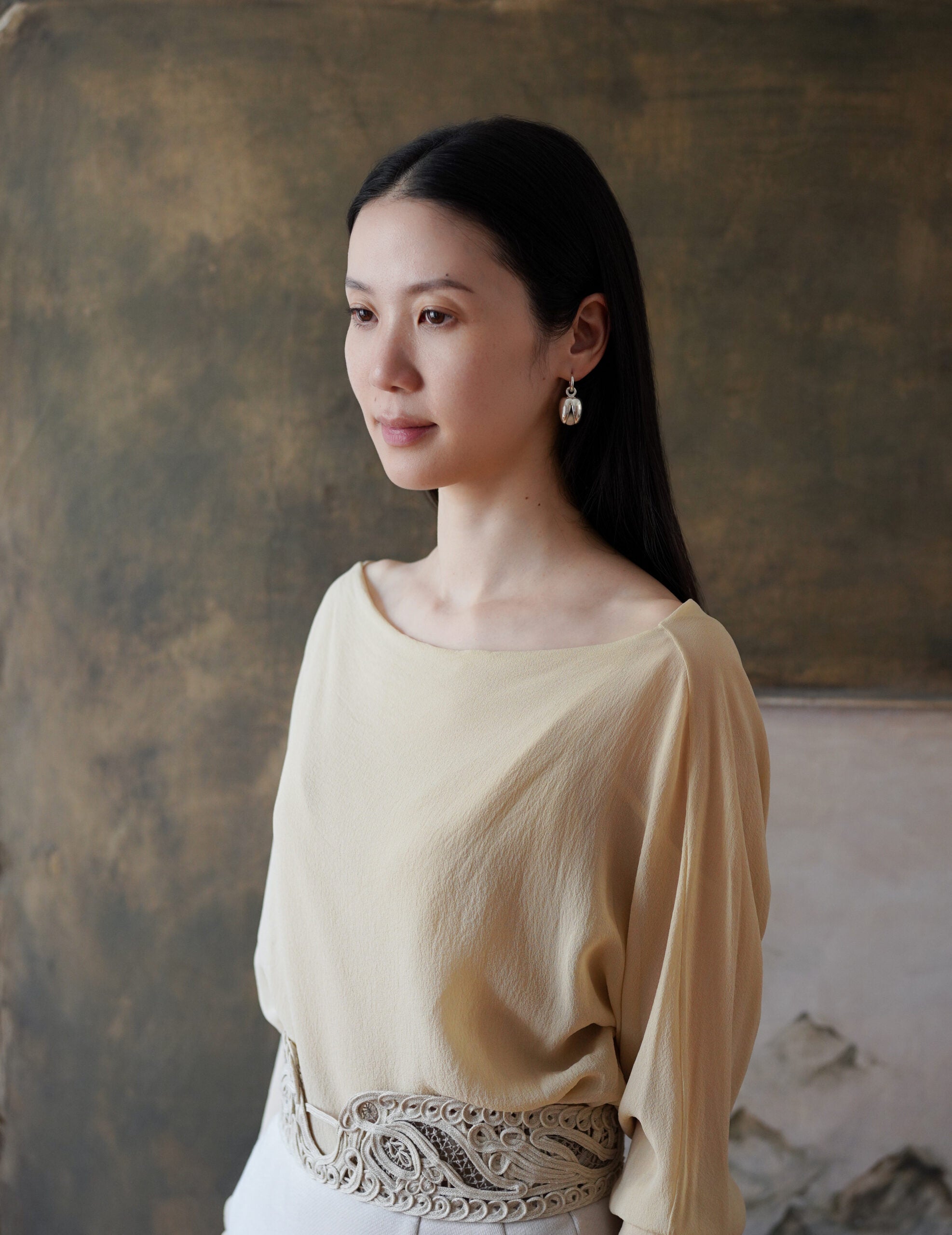 開口豆莢耳環Small・河石白