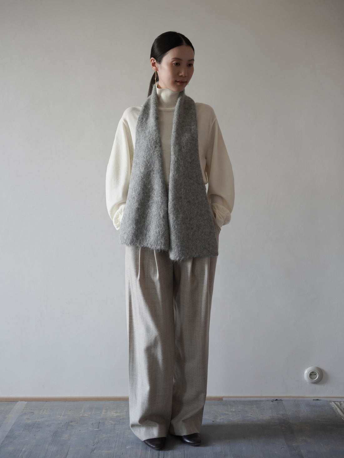 Alpaca Knitted Flared Scarf・Light Gray