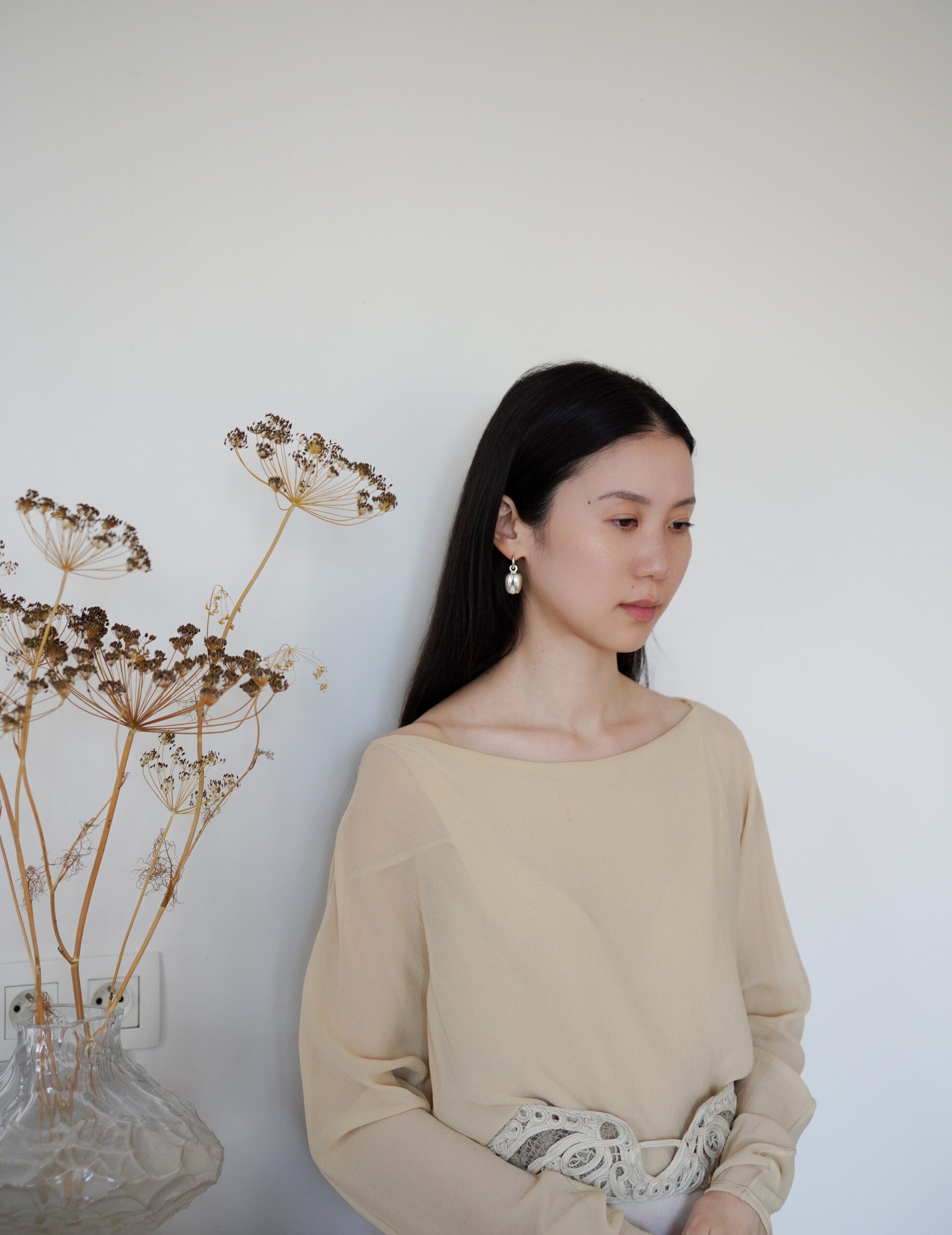 開口豆莢耳環Small・河石白