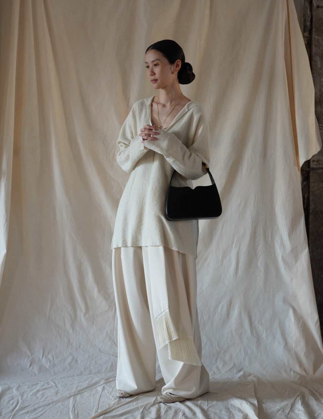 牛皮雕塑手提包・黑色