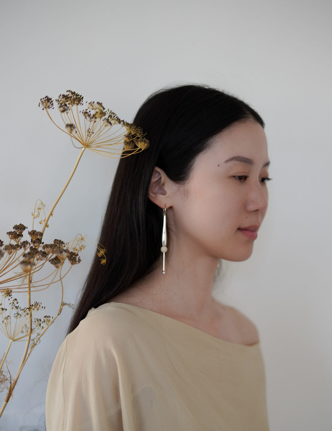 Floral Pod Earrings・Medium・Silver / Stone