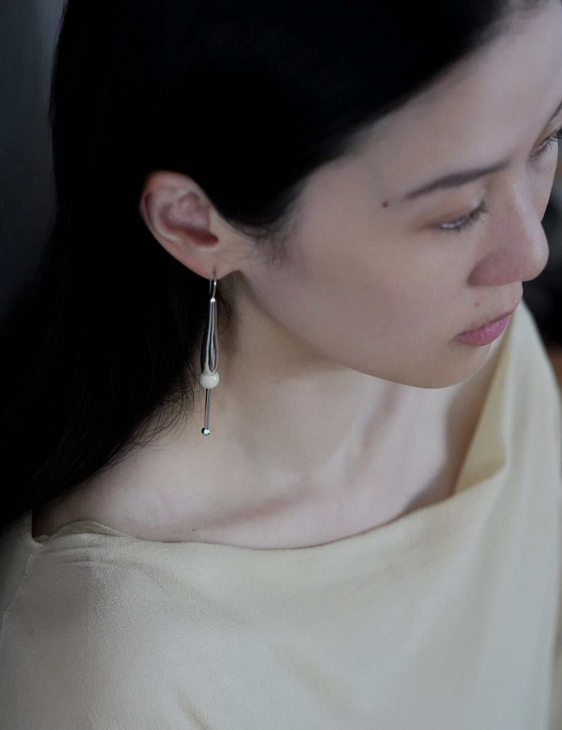 Floral Pod Earrings・Medium・Silver / Stone