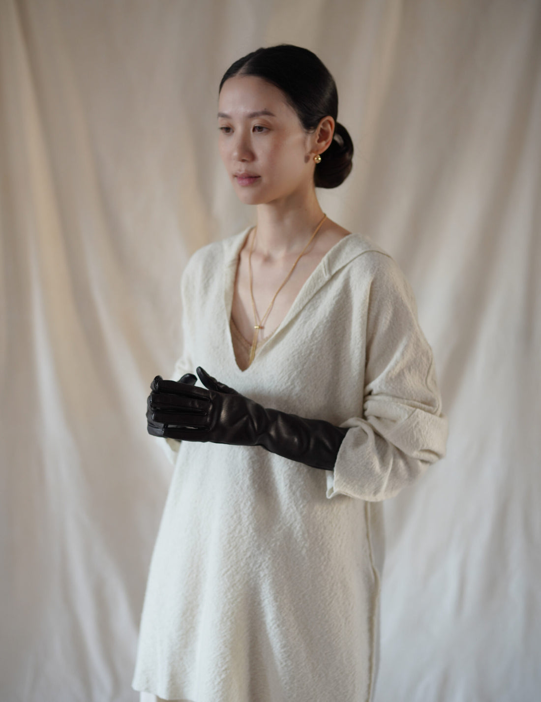 Connie 羊皮長手套・黑色