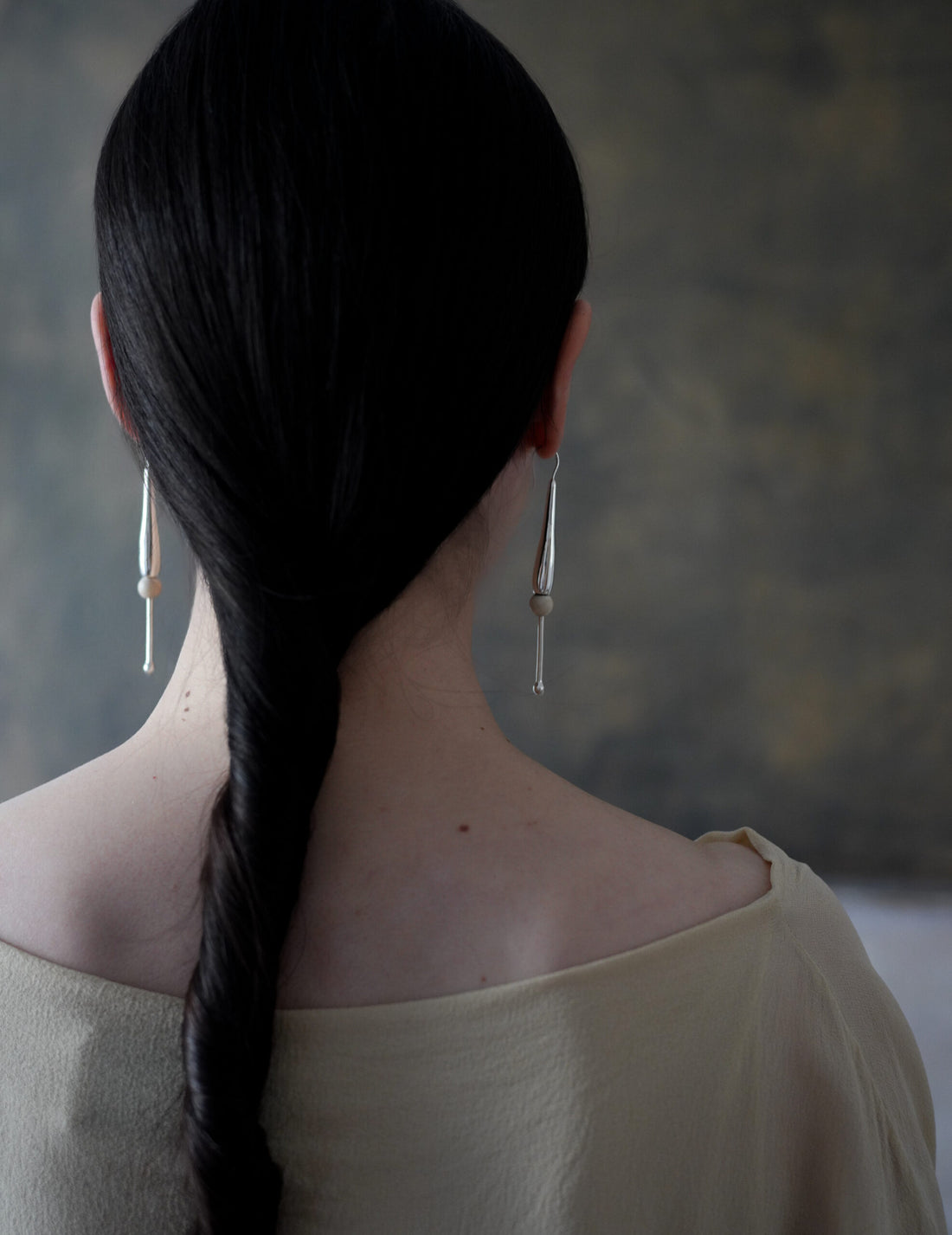 Floral Pod Earrings・Medium・Silver / Stone