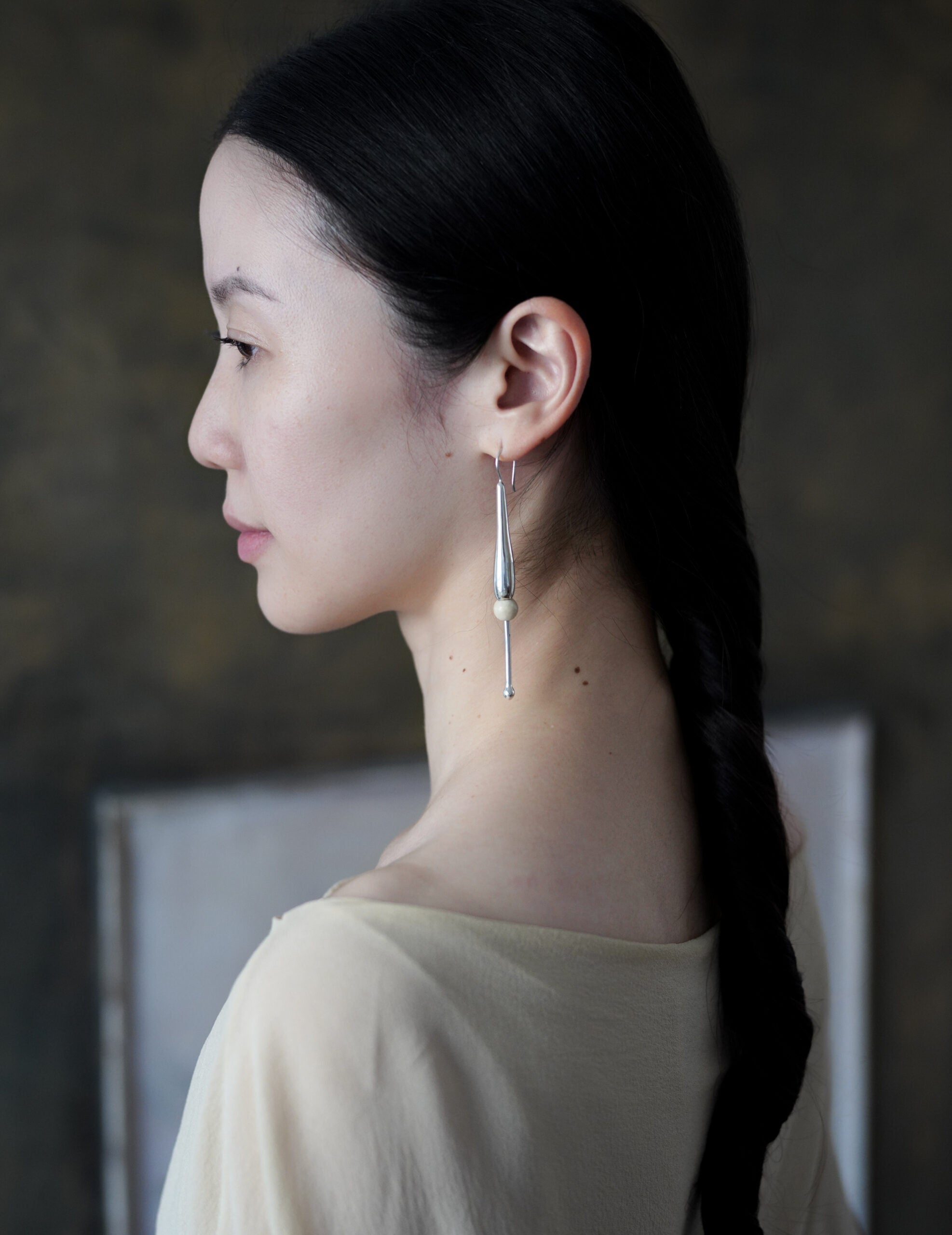 Floral Pod Earrings・Medium・Silver / Stone