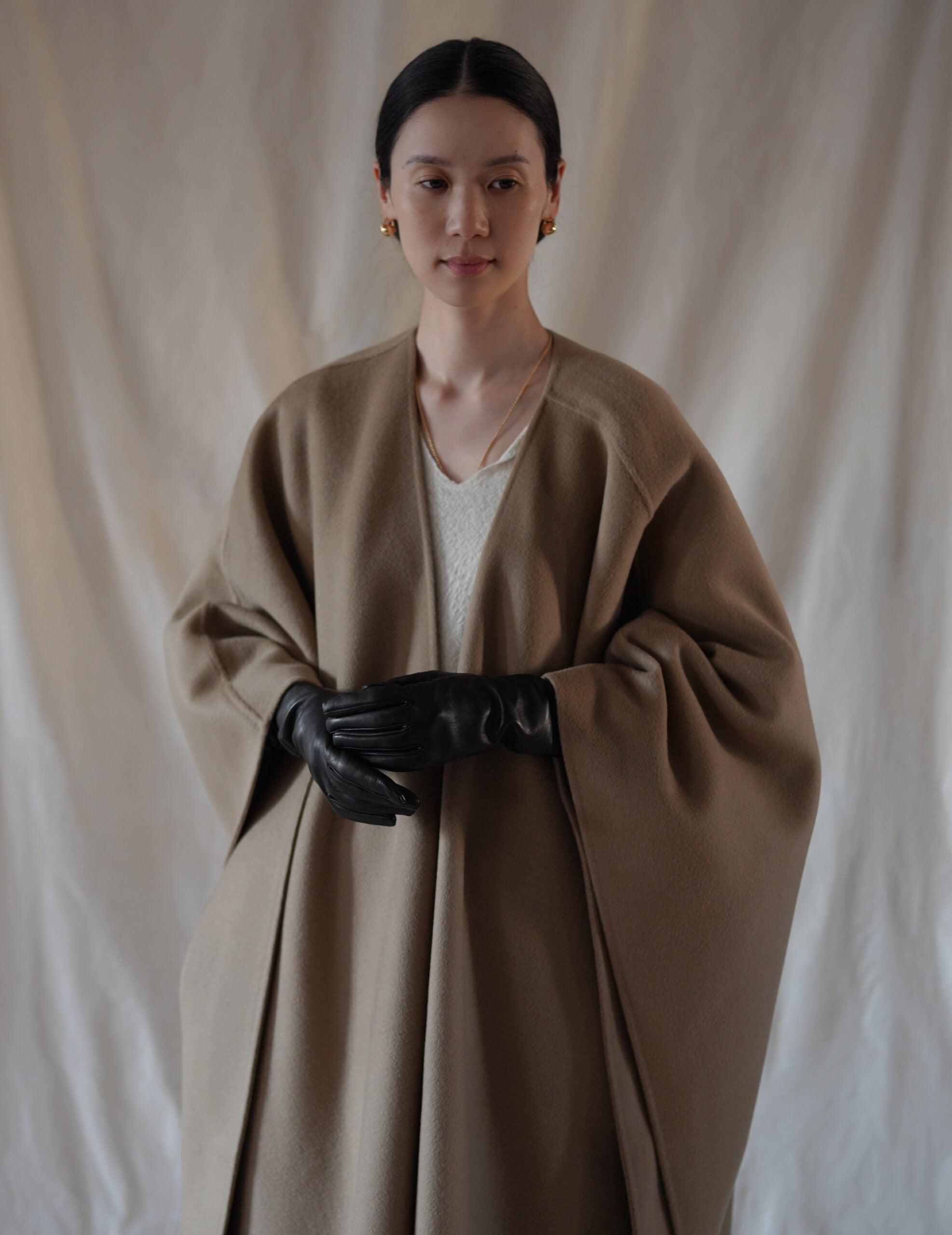 Connie 羊皮長手套・黑色