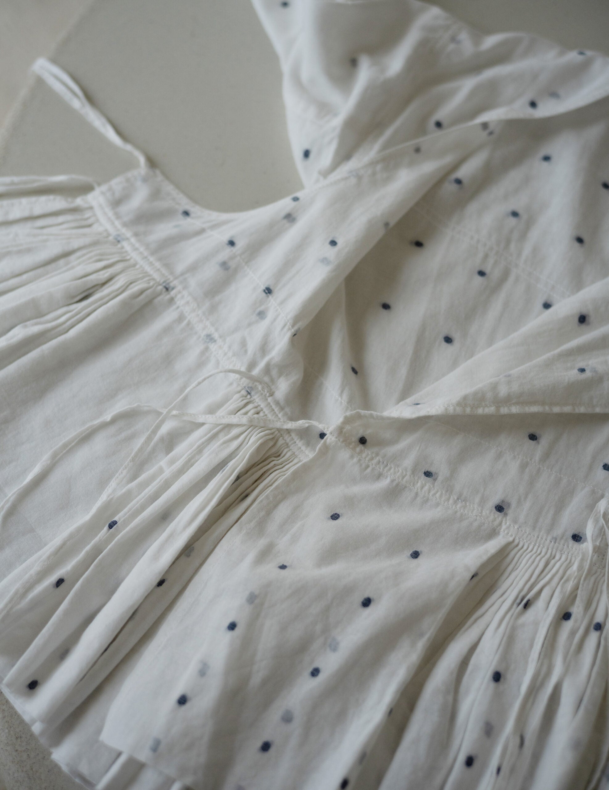 Neelem 開襟綁帶上衣