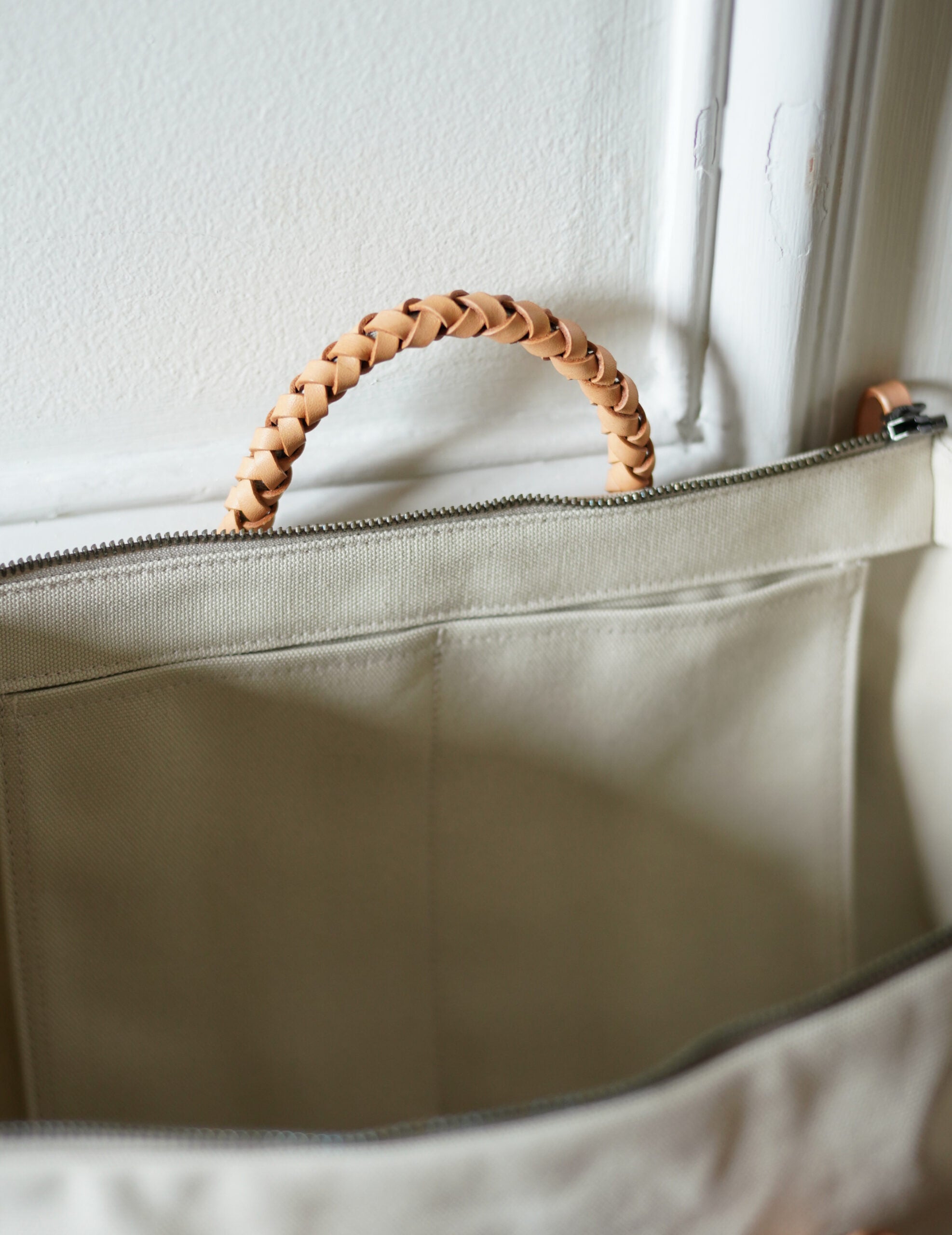 Woven Duffel Bag．Ivory