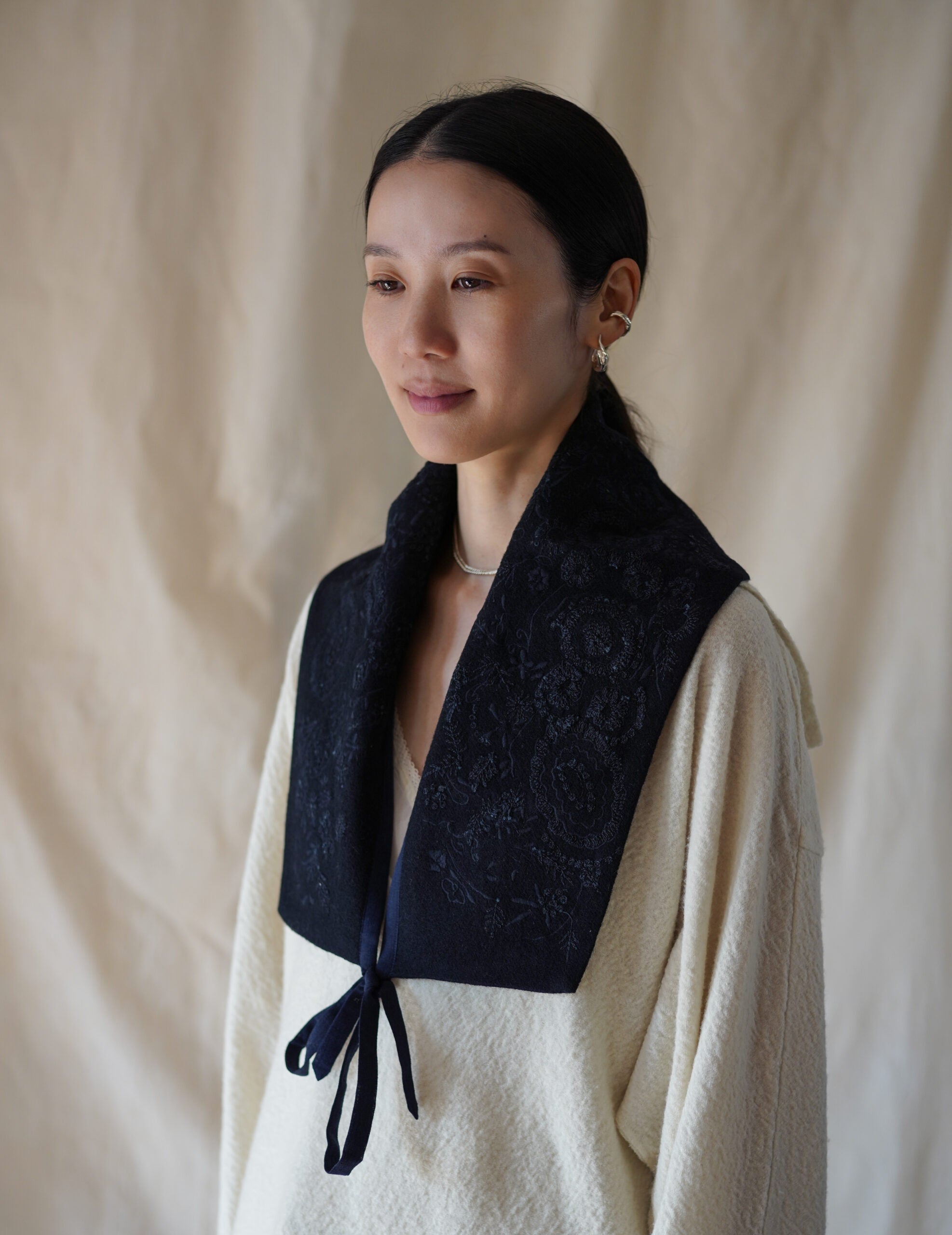 刺繡領巾・黑色