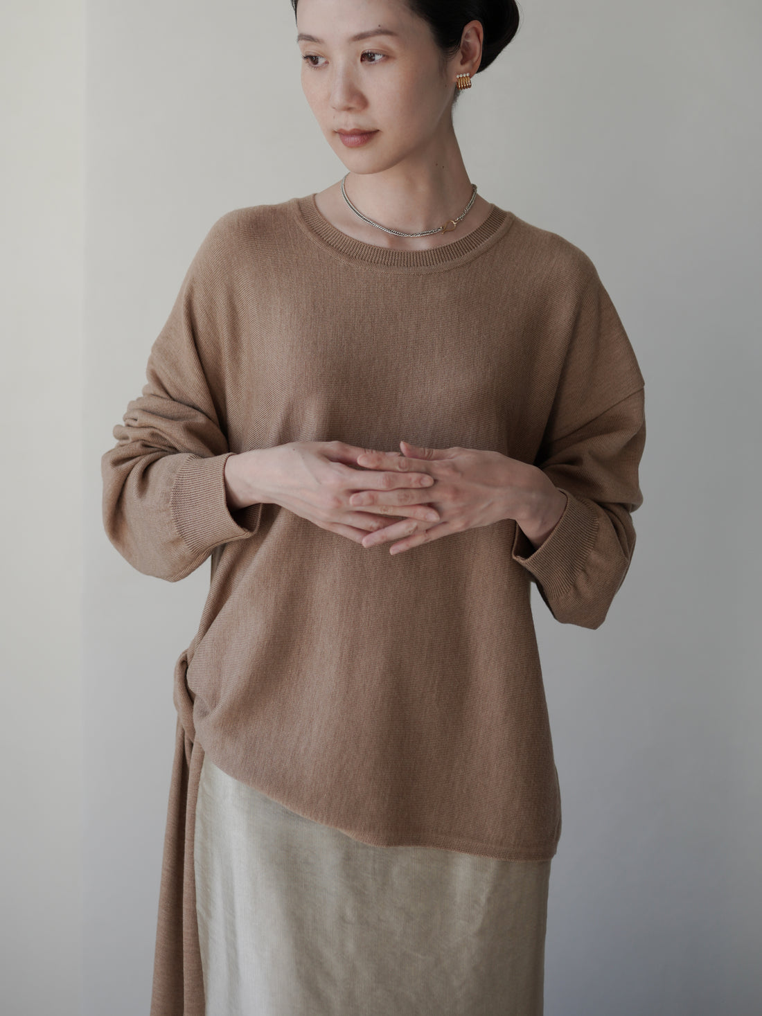 Anemo 側綁帶美麗諾羊毛針織衫・米色