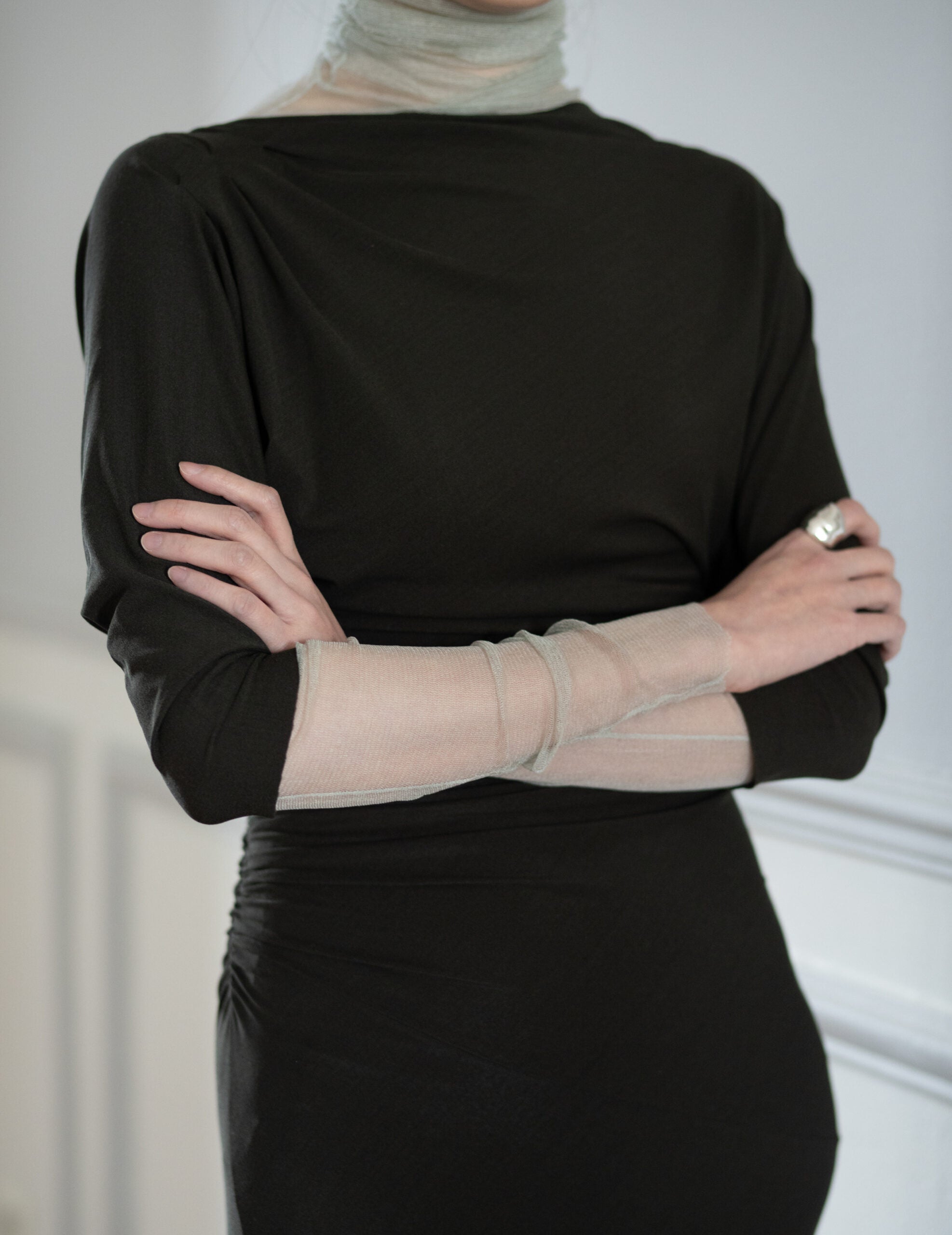 Cisne 真絲薄紗高領內搭・鉑金灰色