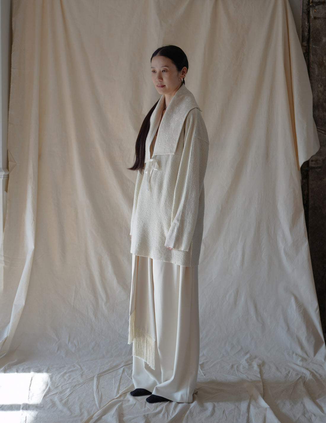 Embroidered Collar Scarf・Natural