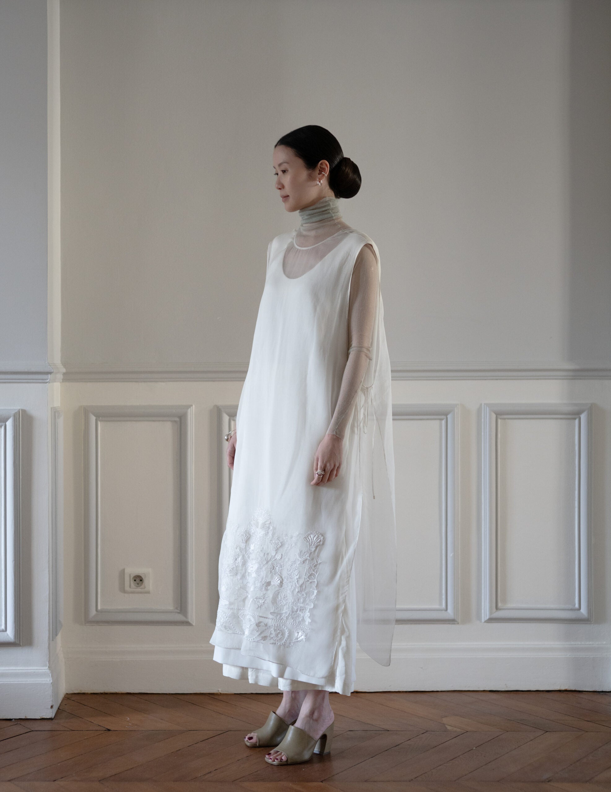 Cisne 真絲薄紗高領內搭・鉑金灰色