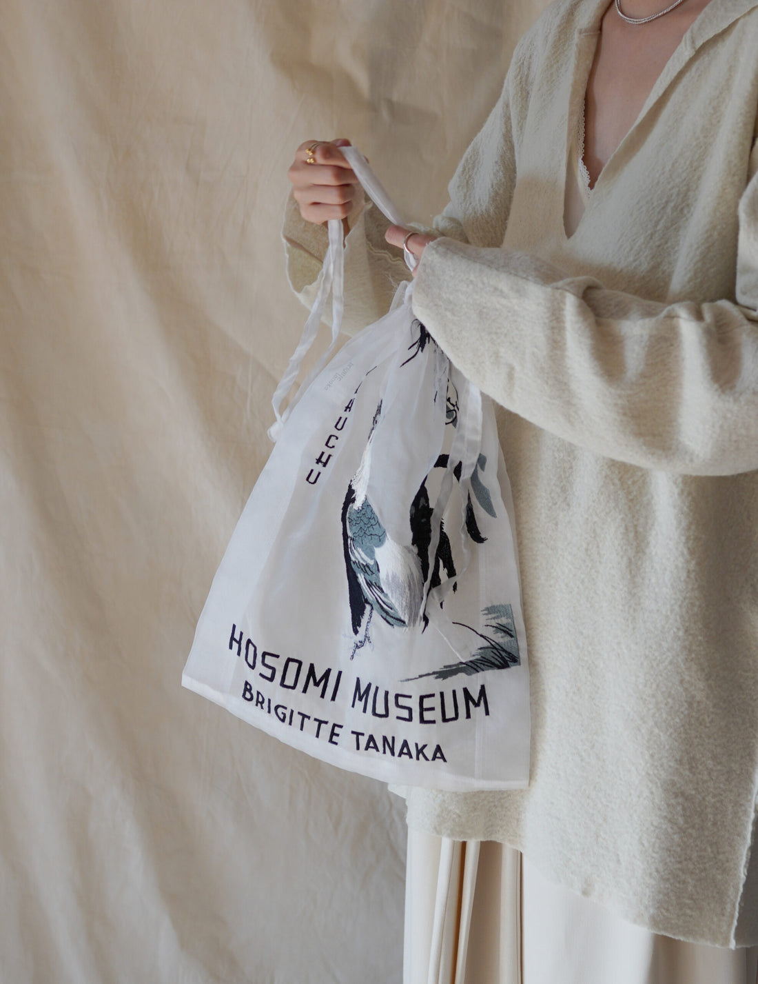 Hosomi Museum Embroidered Transparent Organza Bag・White