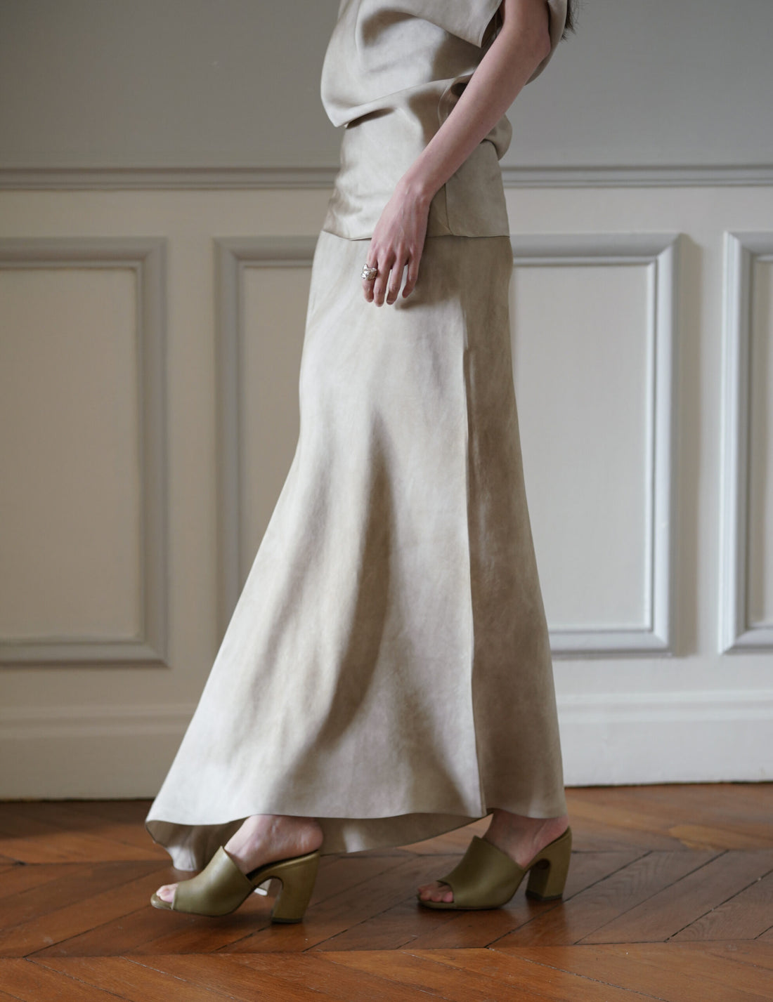 Opalo Asymmetric Skirt・Fade Nacar