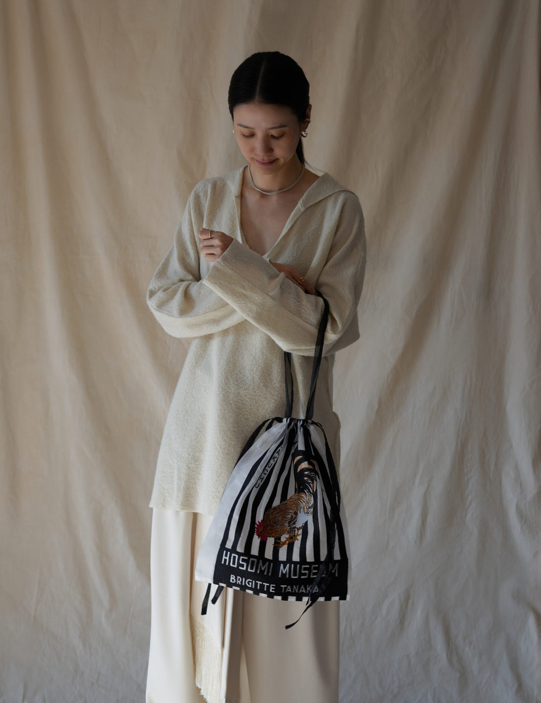Hosomi Museum Embroidered Transparent Organza Bag・Black & White