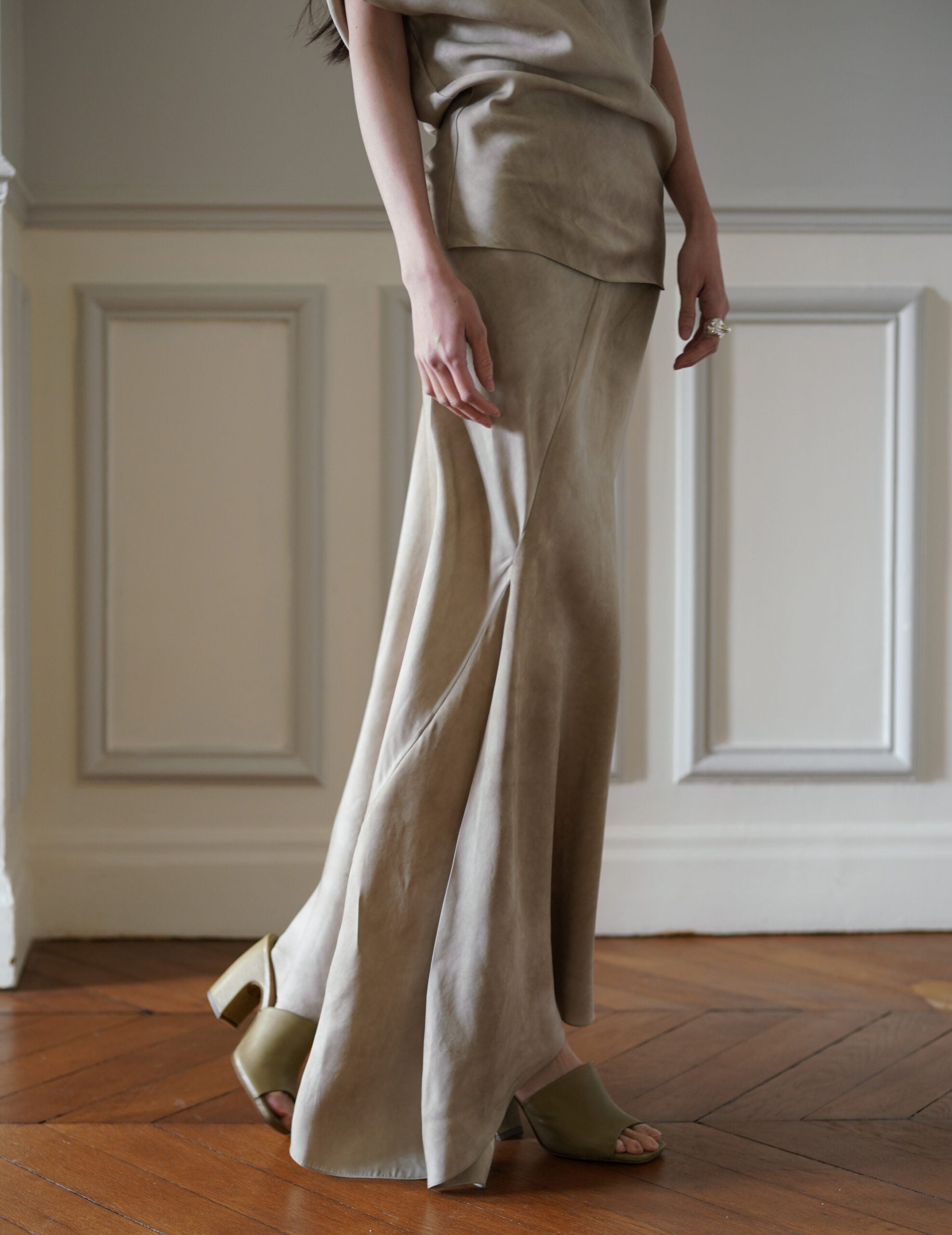 Opalo 不對稱半裙・珍珠色