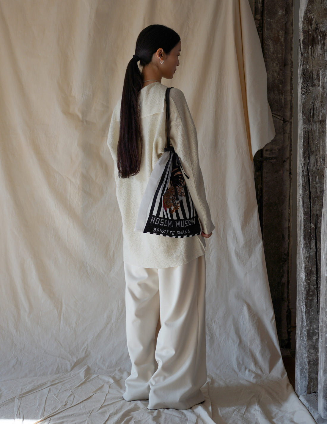 Hosomi Museum Embroidered Transparent Organza Bag・Black & White