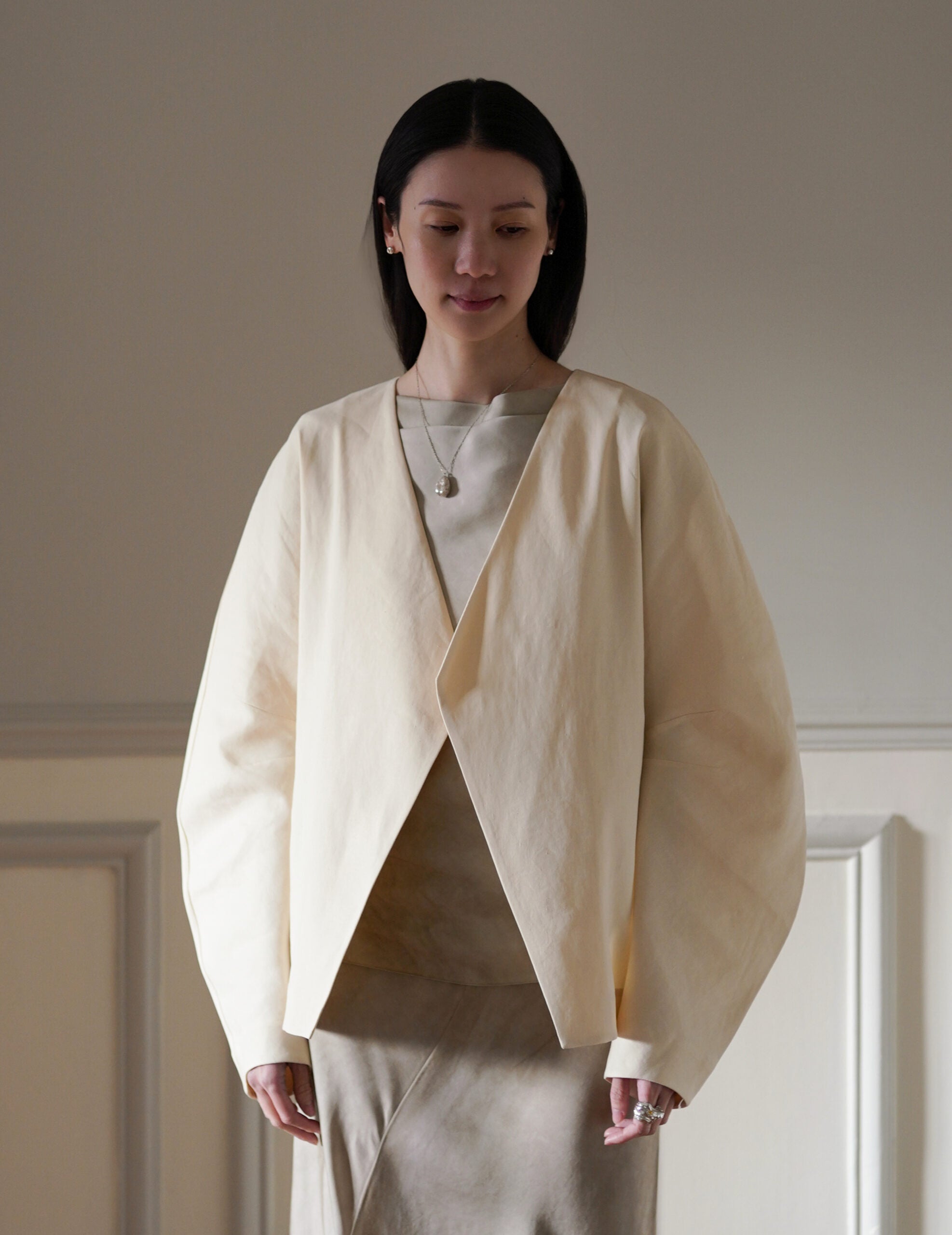 Organica 不對稱剪裁外套・象牙白