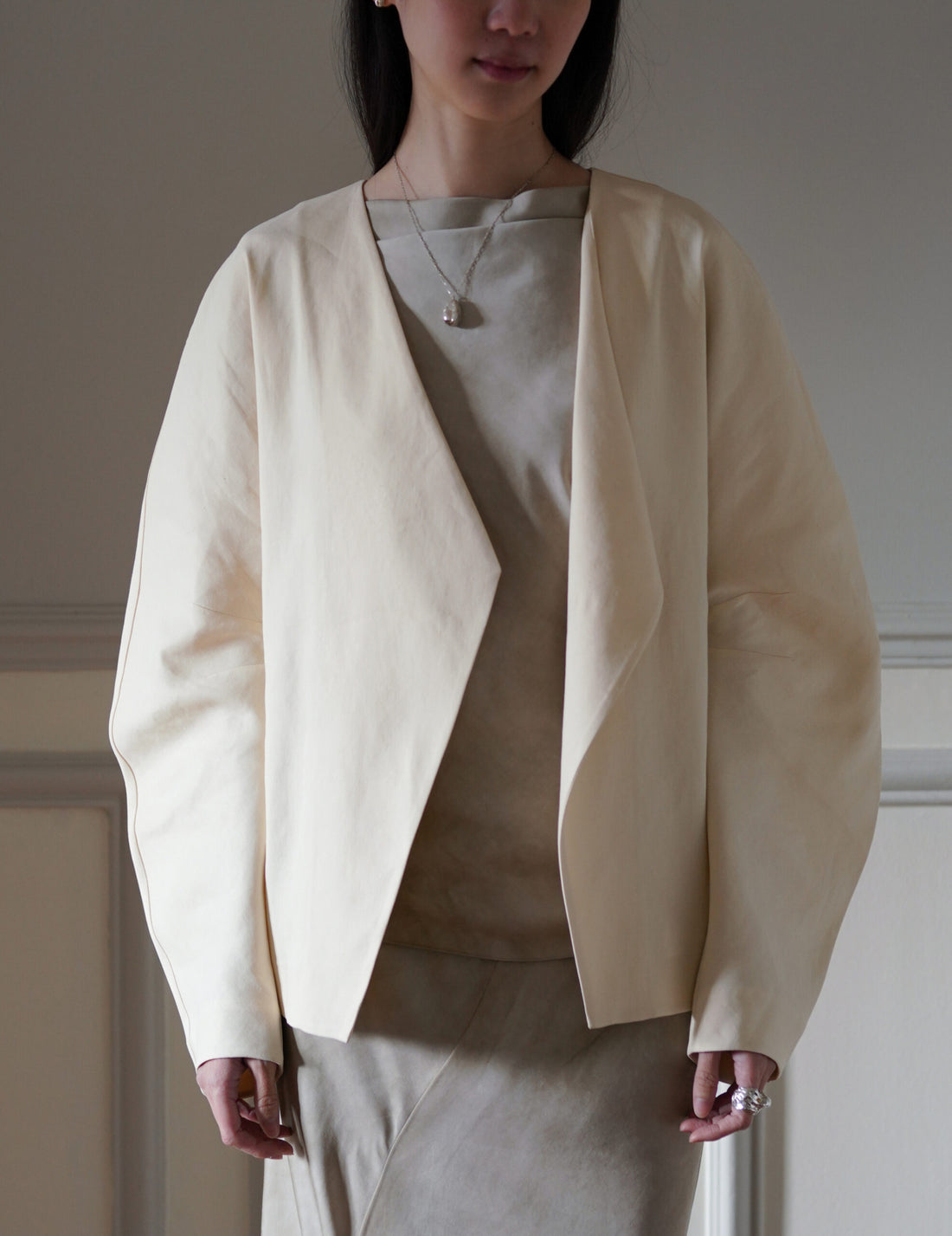 Organica 不對稱剪裁外套・象牙白