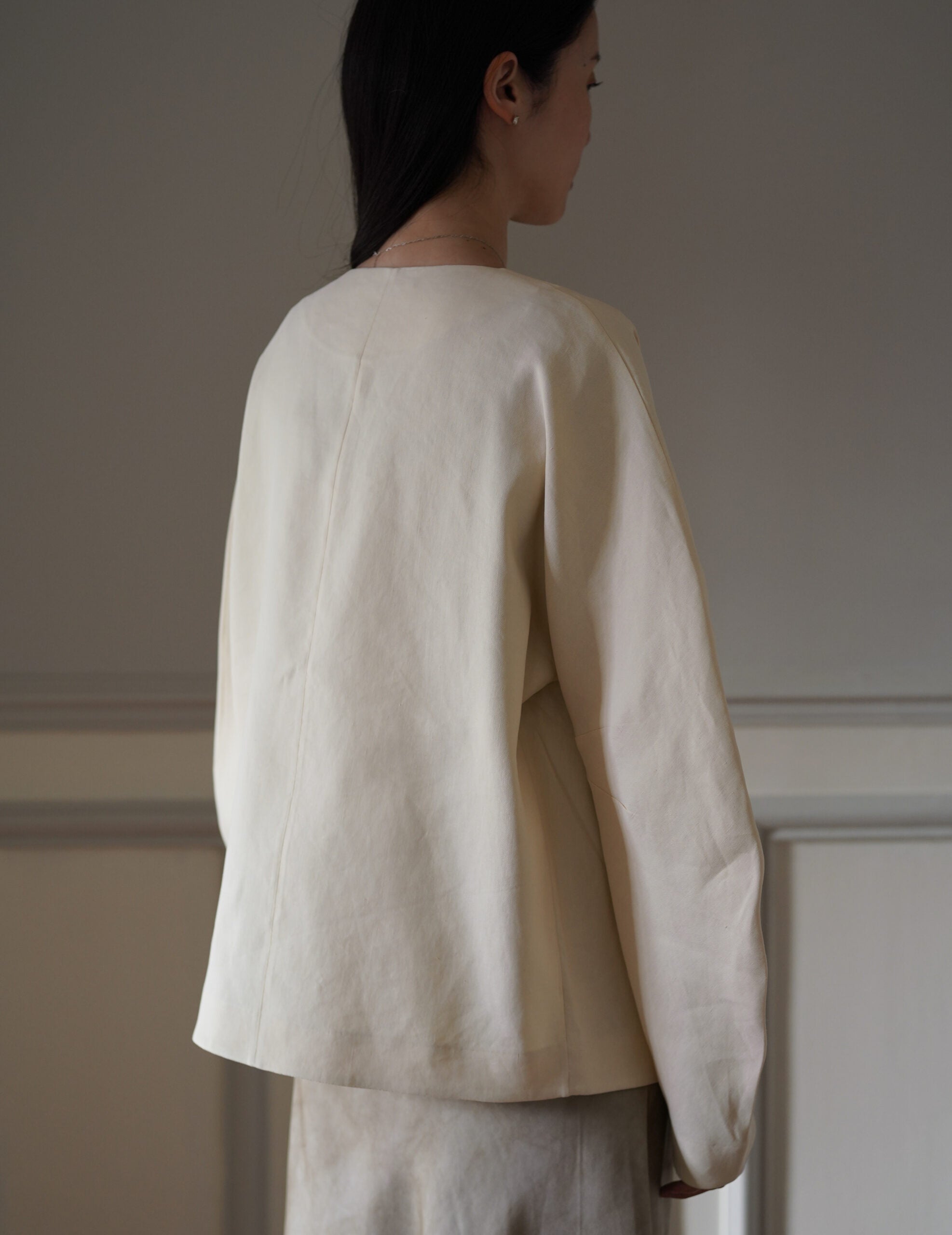 Organica 不對稱剪裁外套・象牙白