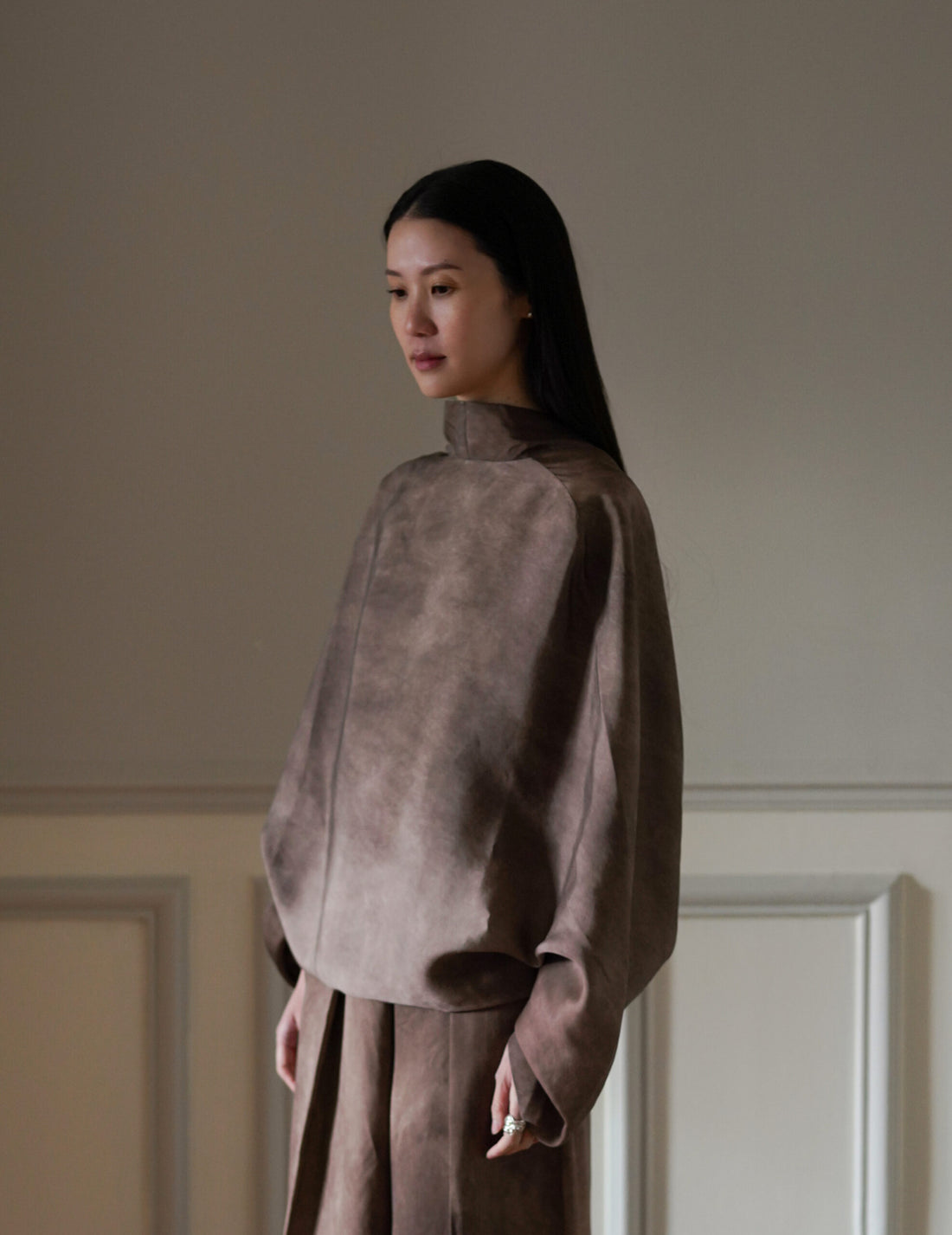 Opalo 缎面繭型外套・可可色